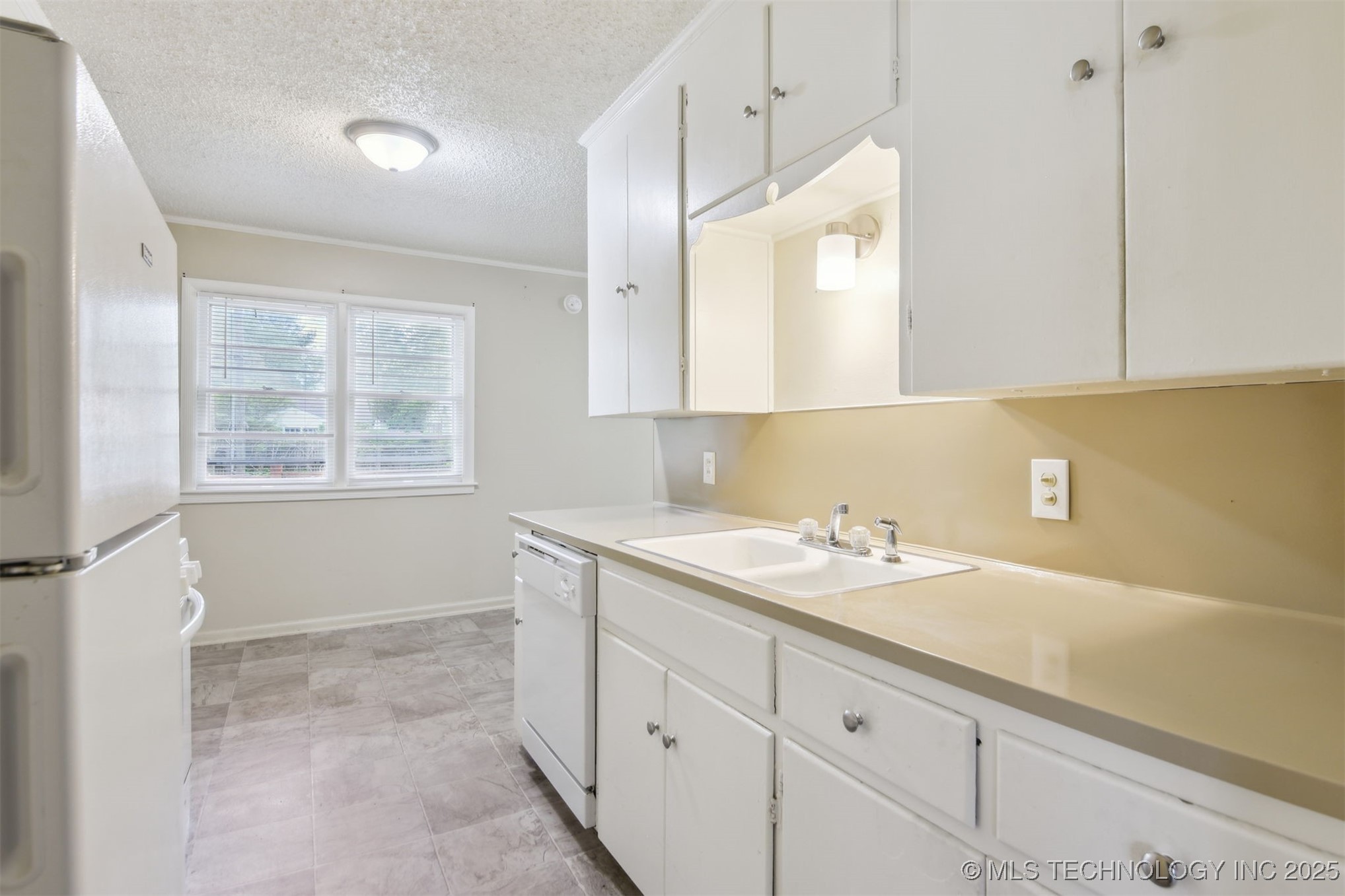1450 E 52nd Street Property Photo 9