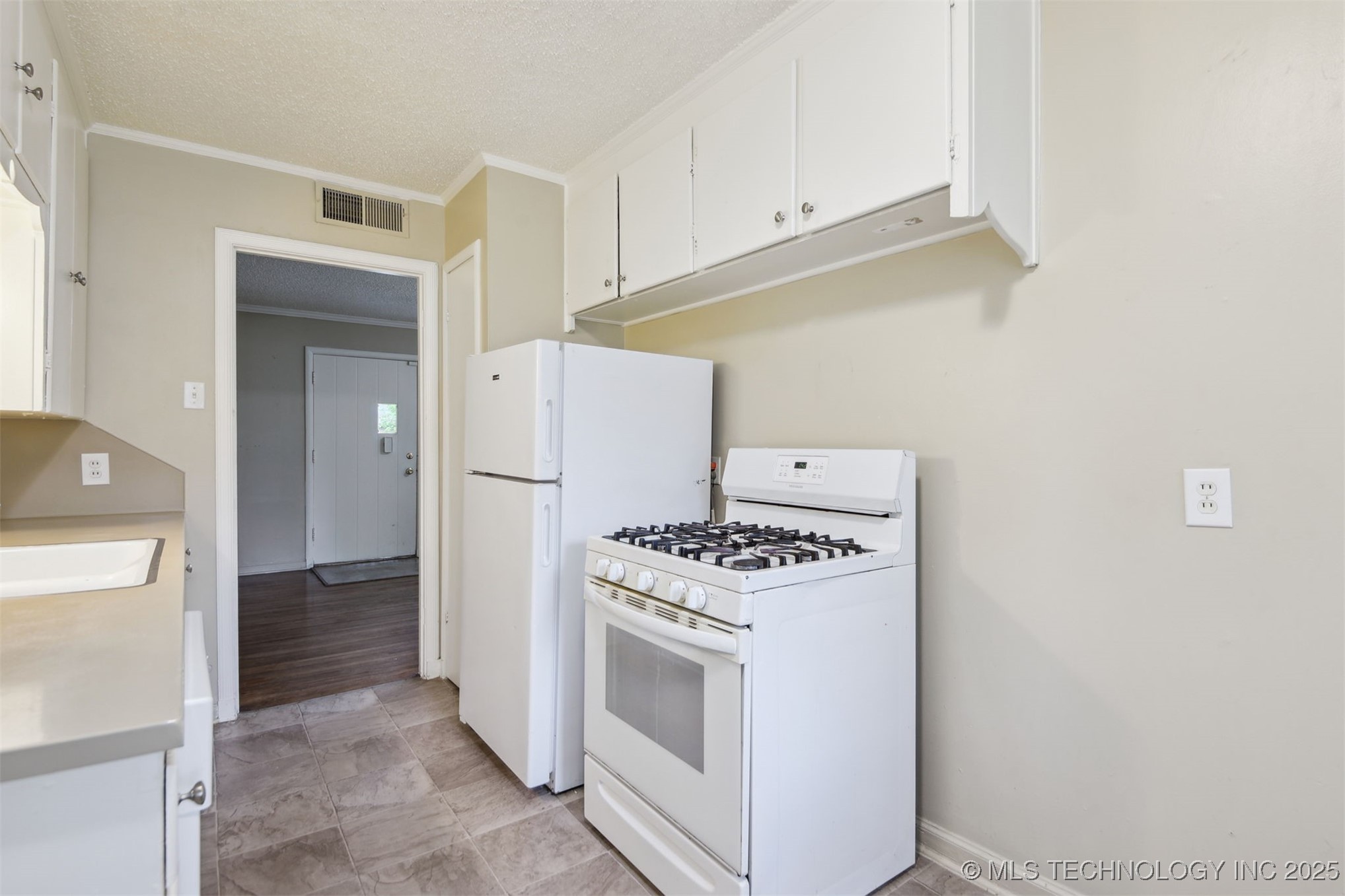 1450 E 52nd Street Property Photo 11