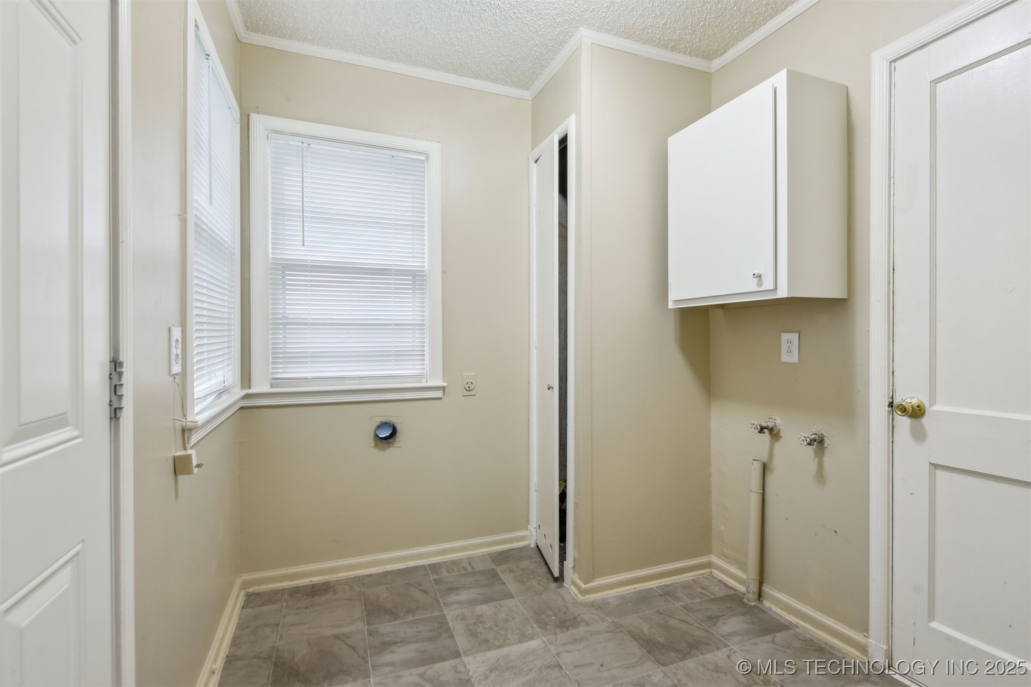 1450 E 52nd Street Property Photo 14