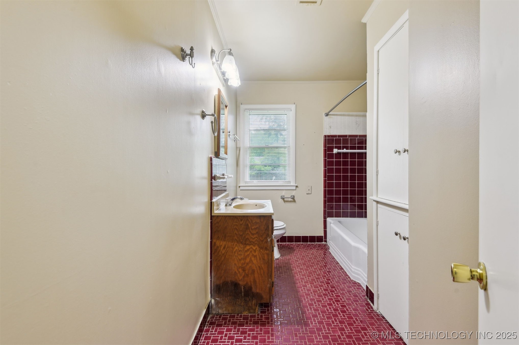 1450 E 52nd Street Property Photo 17