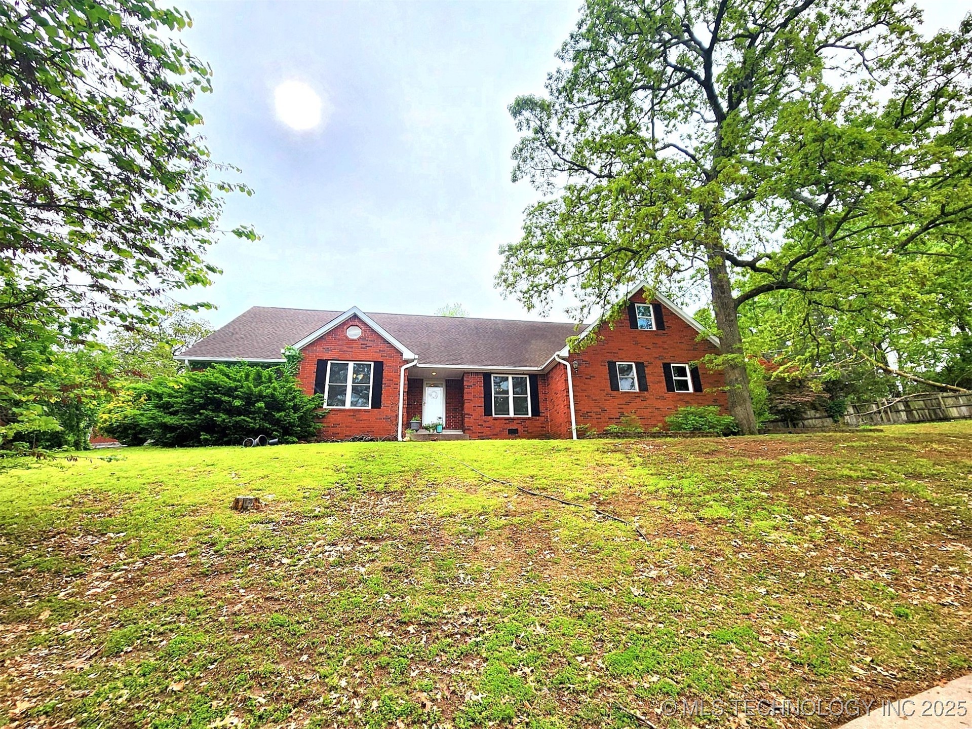 100 Greentree Drive Property Photo 1