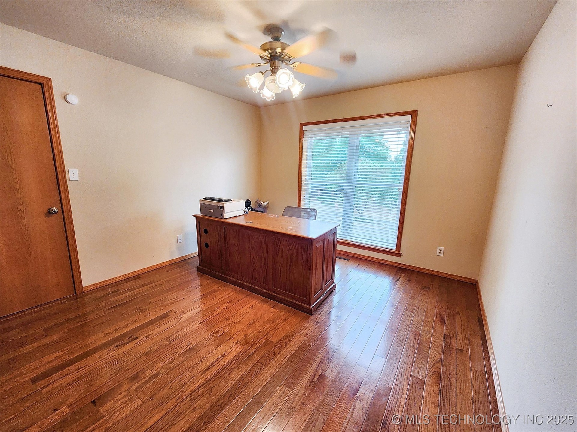100 Greentree Drive Property Photo 12