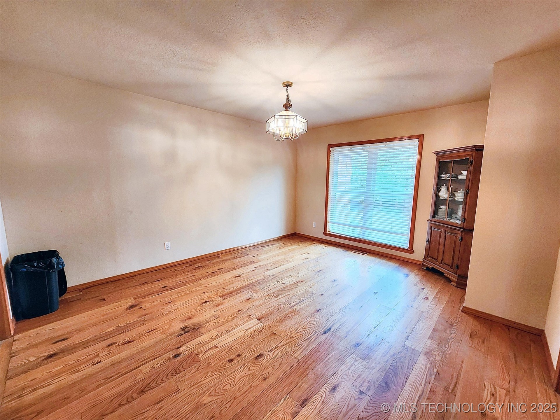 100 Greentree Drive Property Photo 13