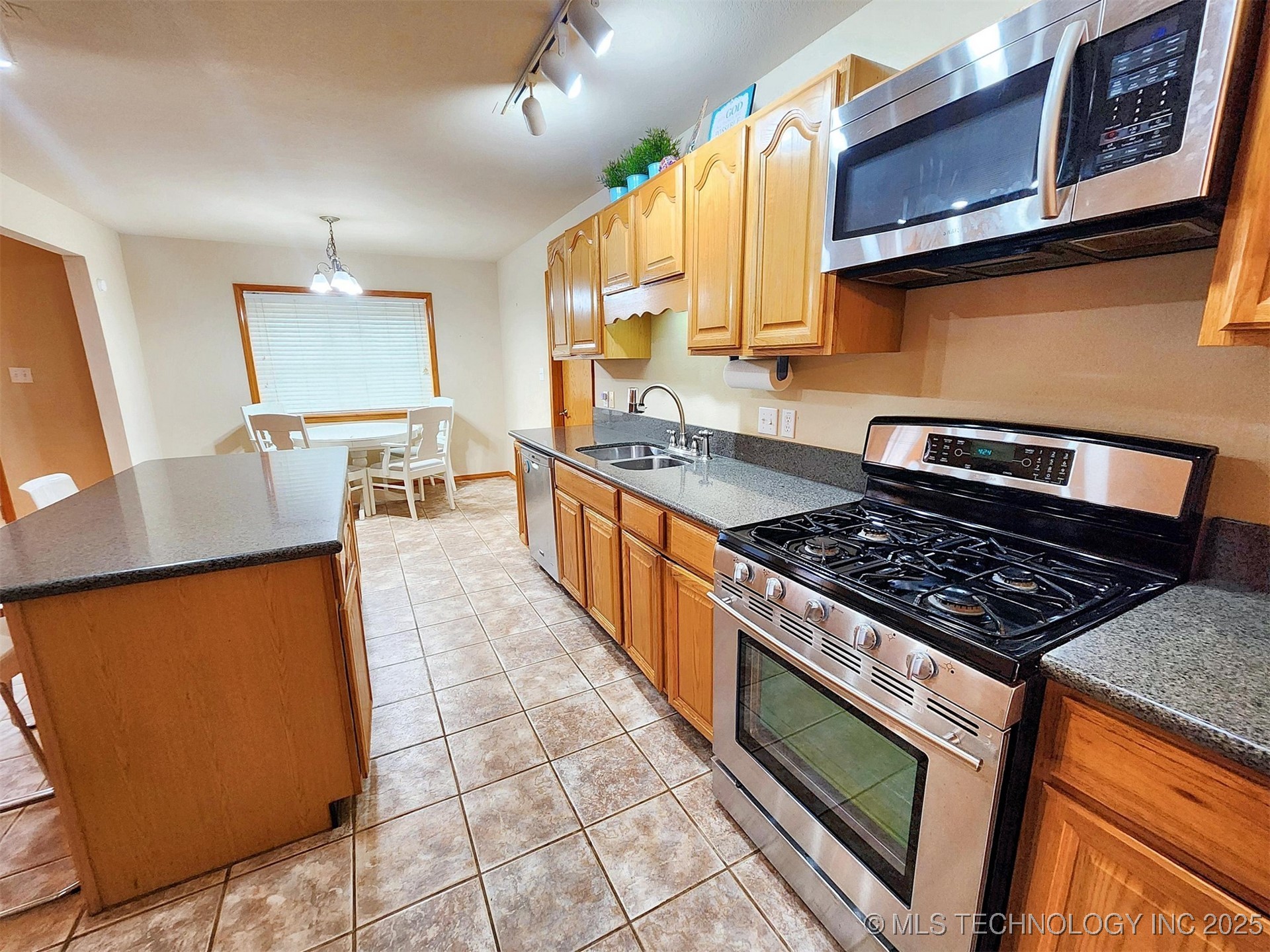 100 Greentree Drive Property Photo 33