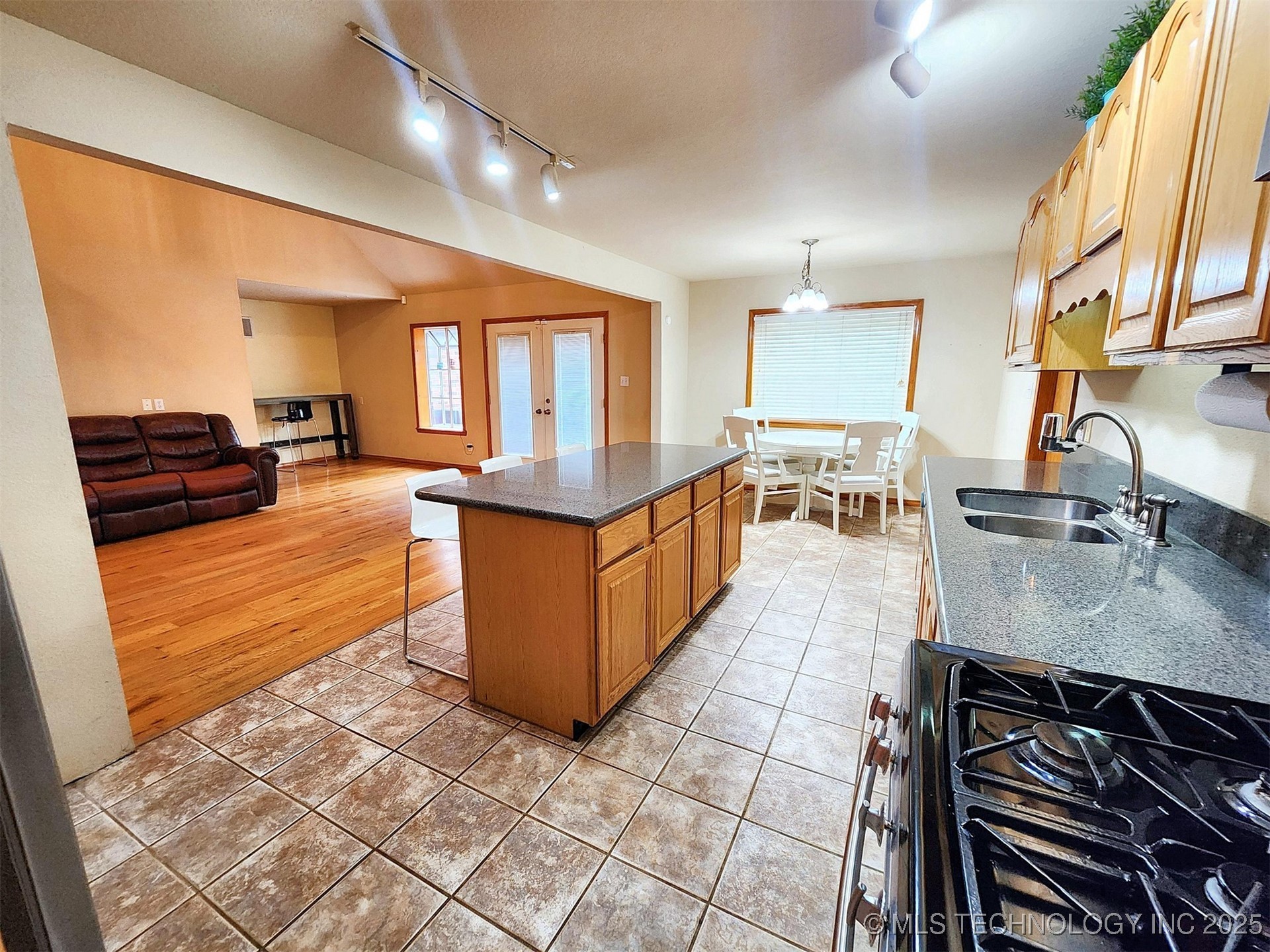 100 Greentree Drive Property Photo 34