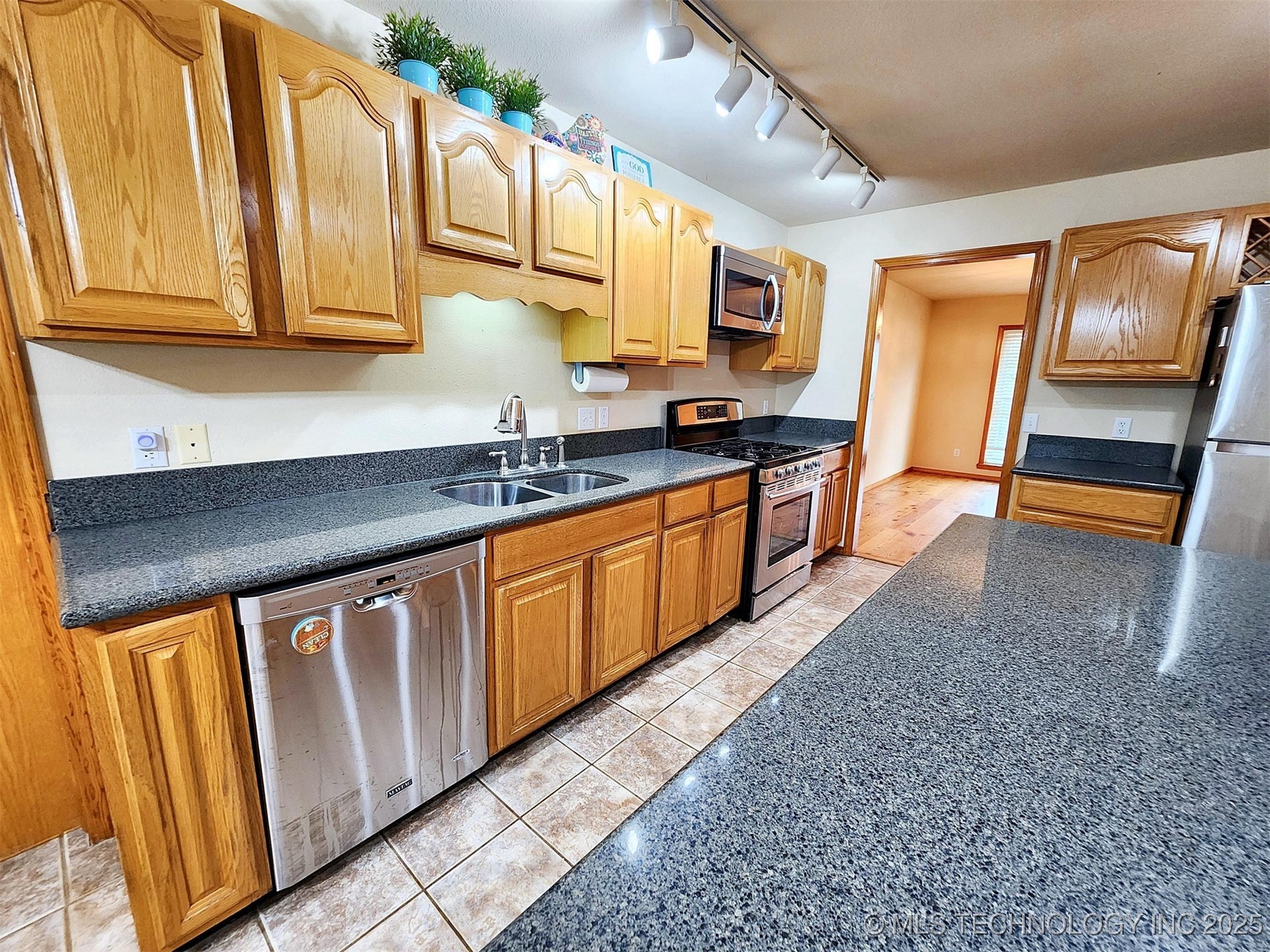 100 Greentree Drive Property Photo 37