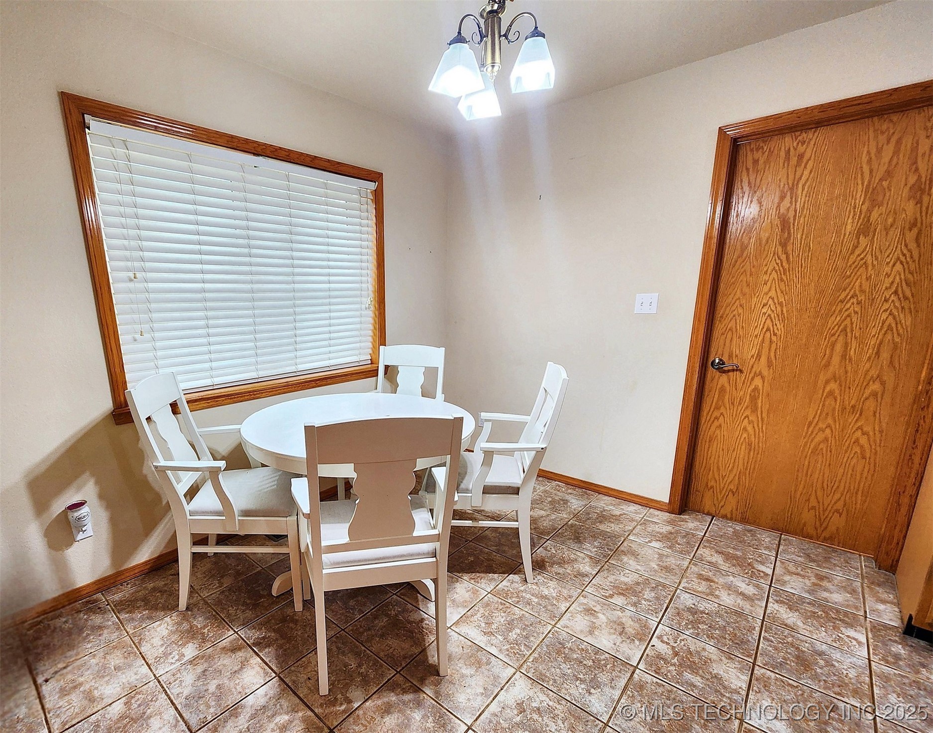 100 Greentree Drive Property Photo 40
