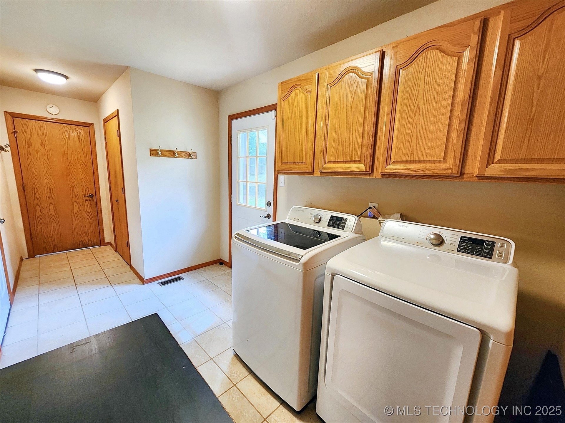 100 Greentree Drive Property Photo 48