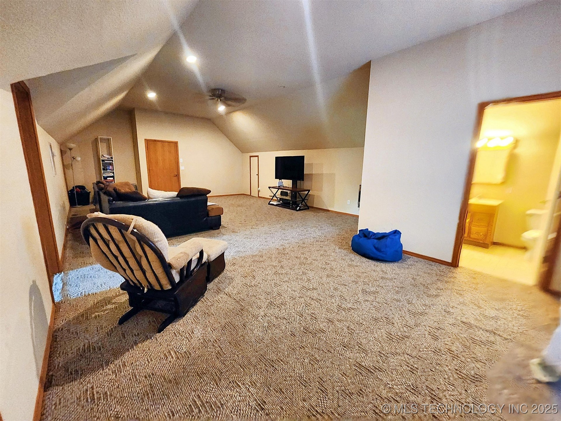 100 Greentree Drive Property Photo 78
