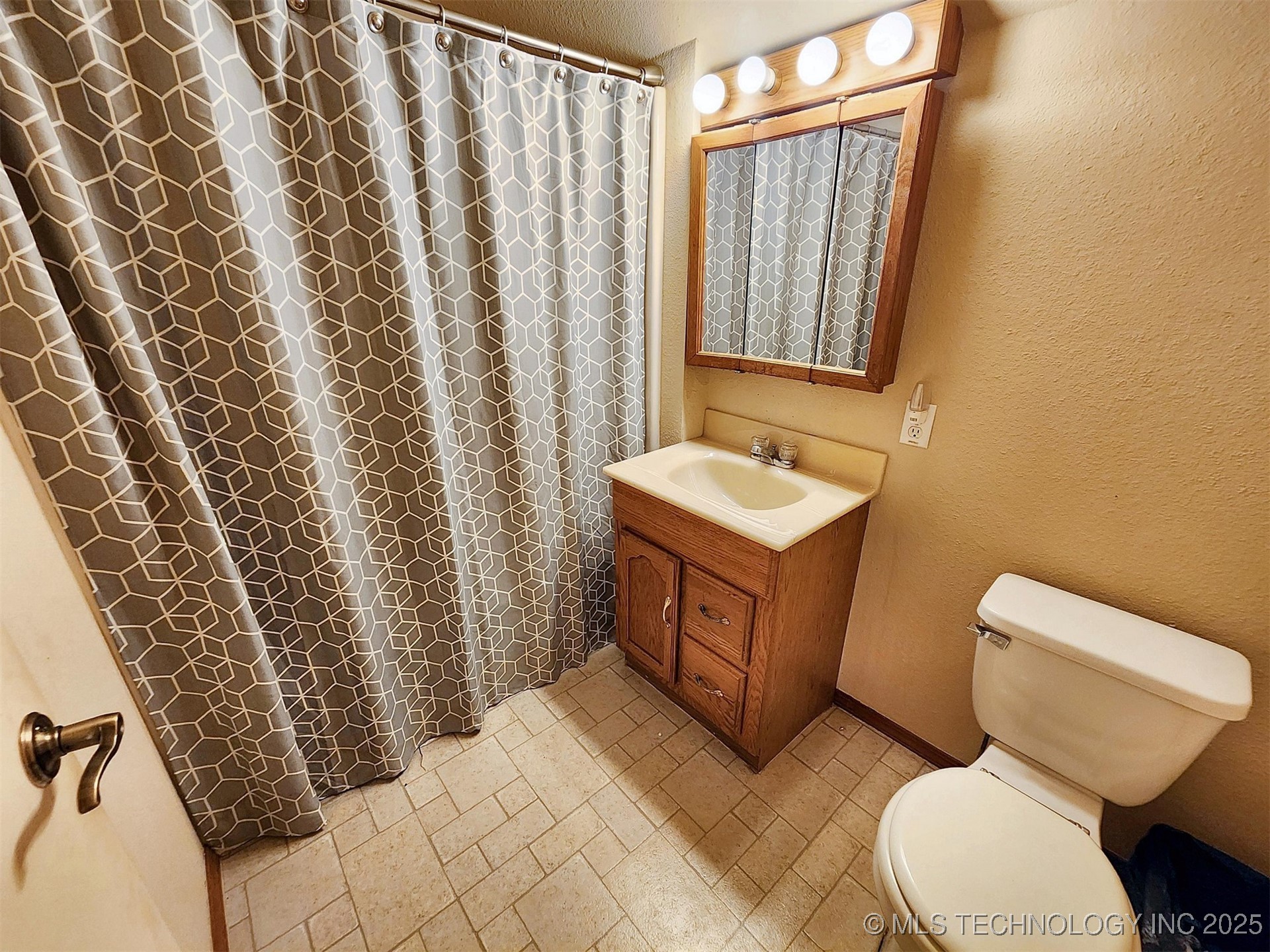 100 Greentree Drive Property Photo 80