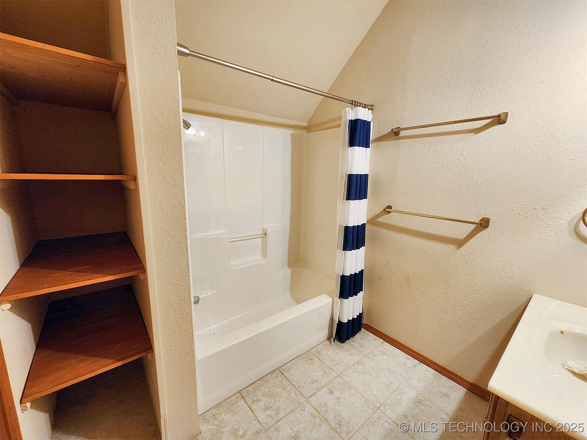 100 Greentree Drive Property Photo 90