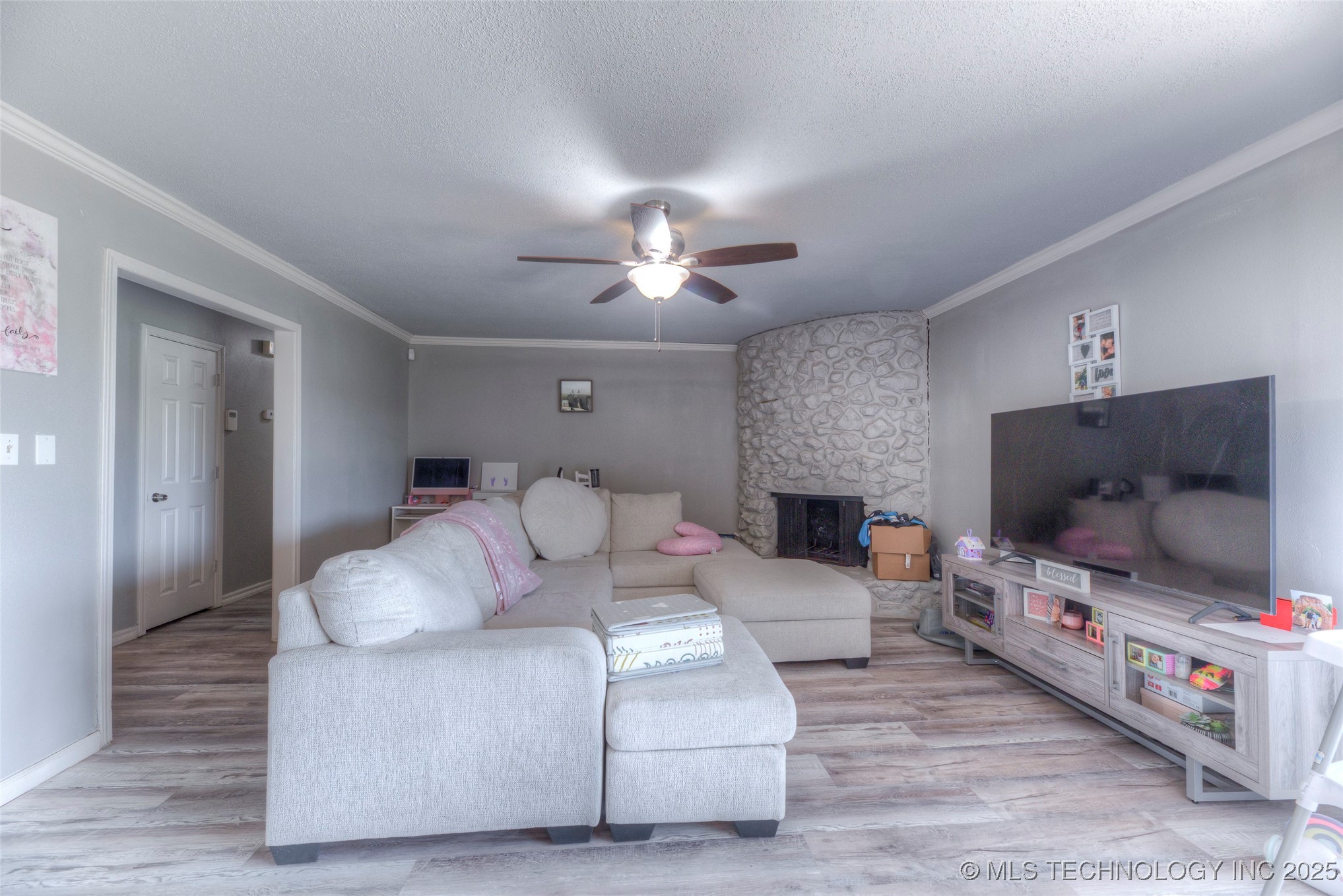 9414 E 50th Place Property Photo 4