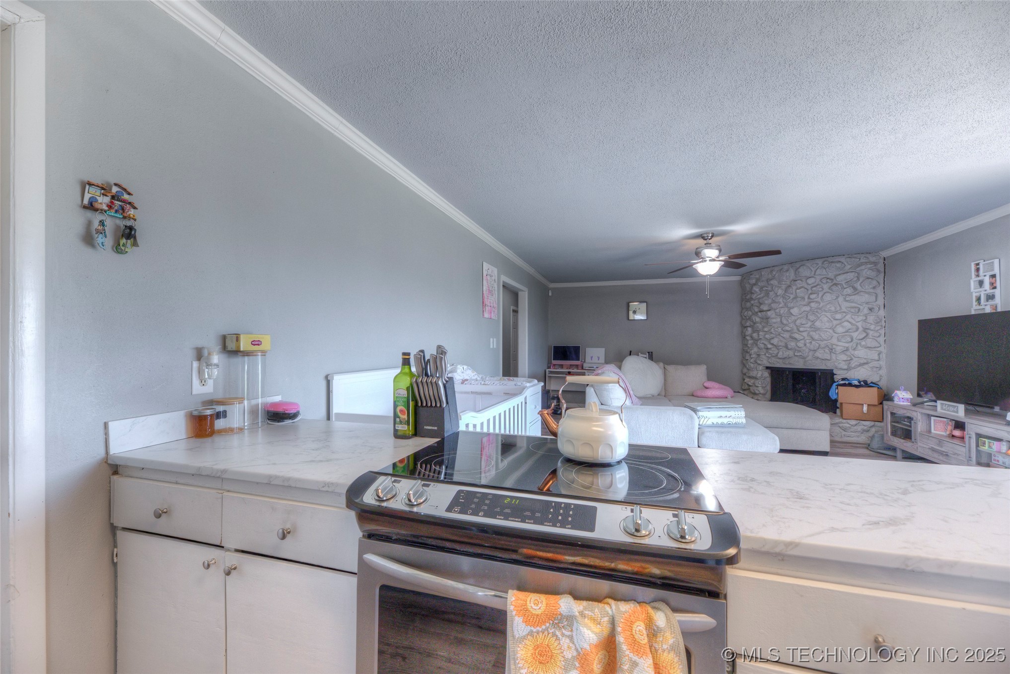 9414 E 50th Place Property Photo 8