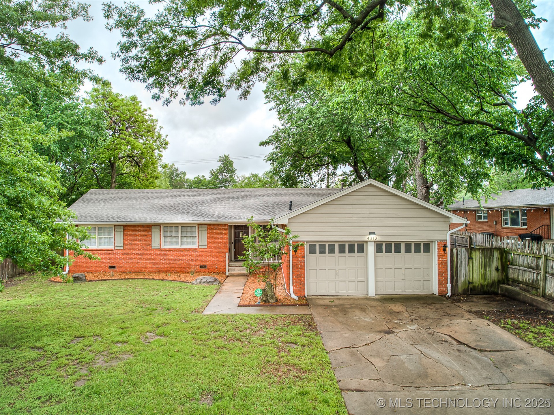 4312 E 56th Street Property Photo 56