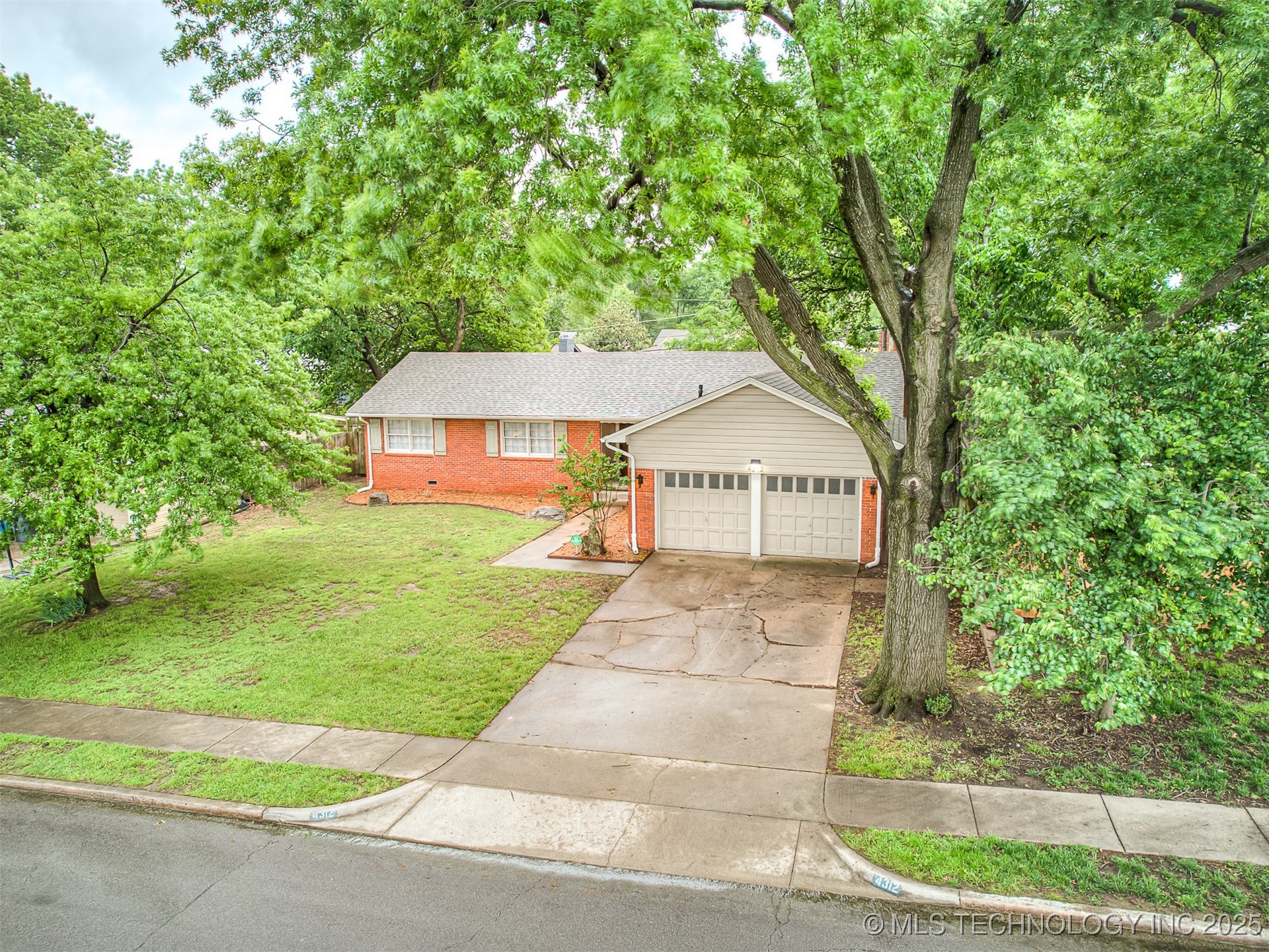 4312 E 56th Street Property Photo 58