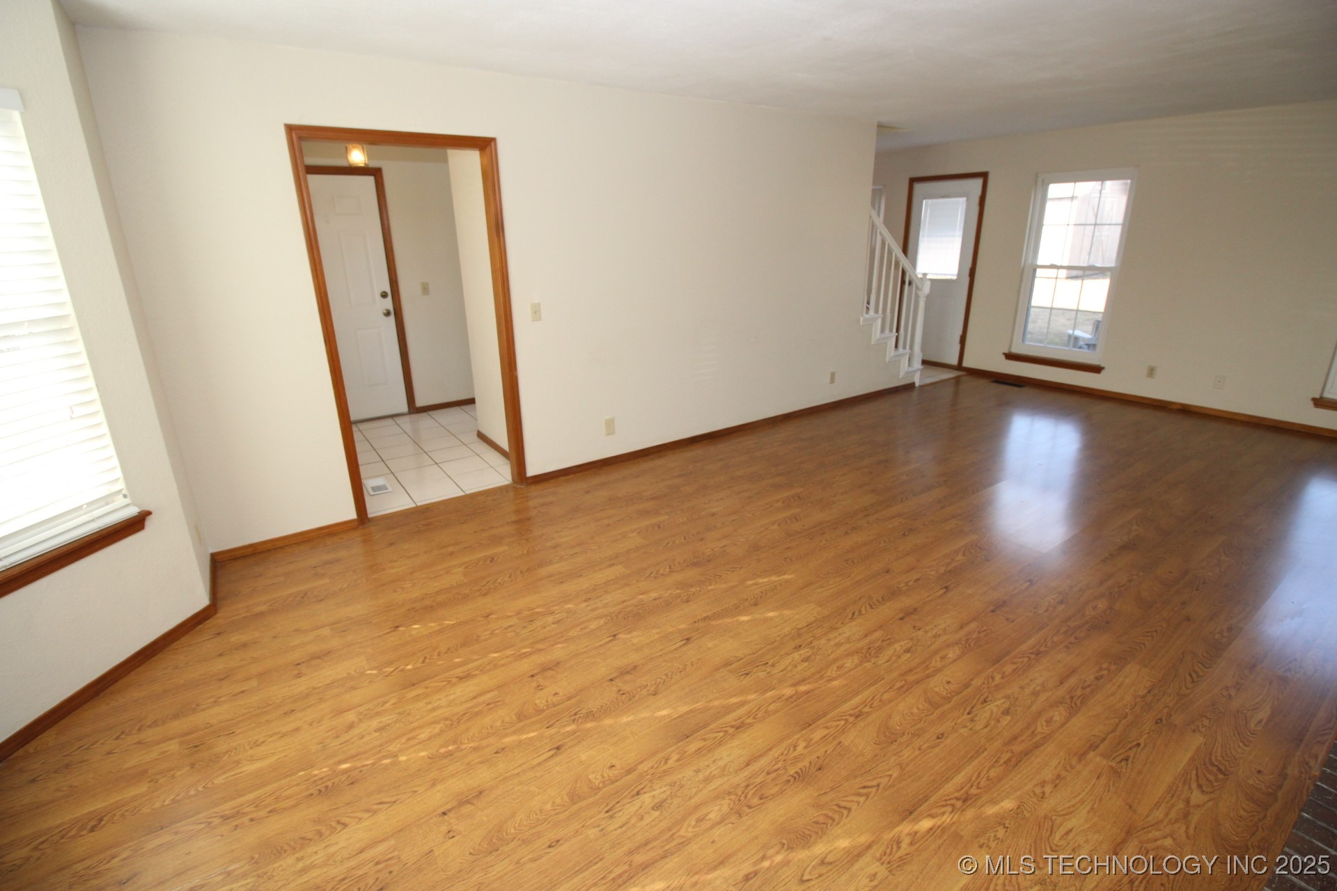 4432 W Queens Street Property Photo 6