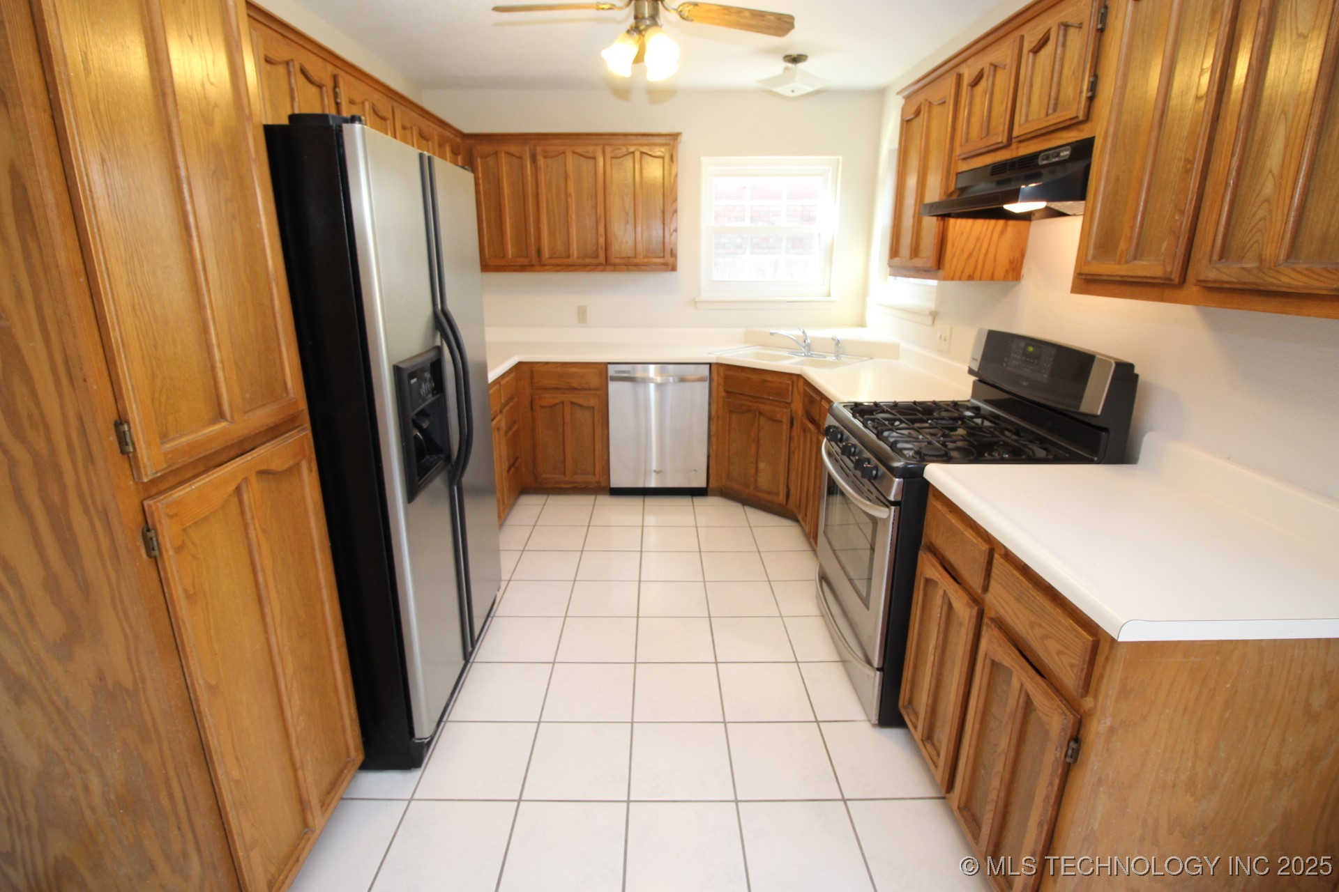 4432 W Queens Street Property Photo 7
