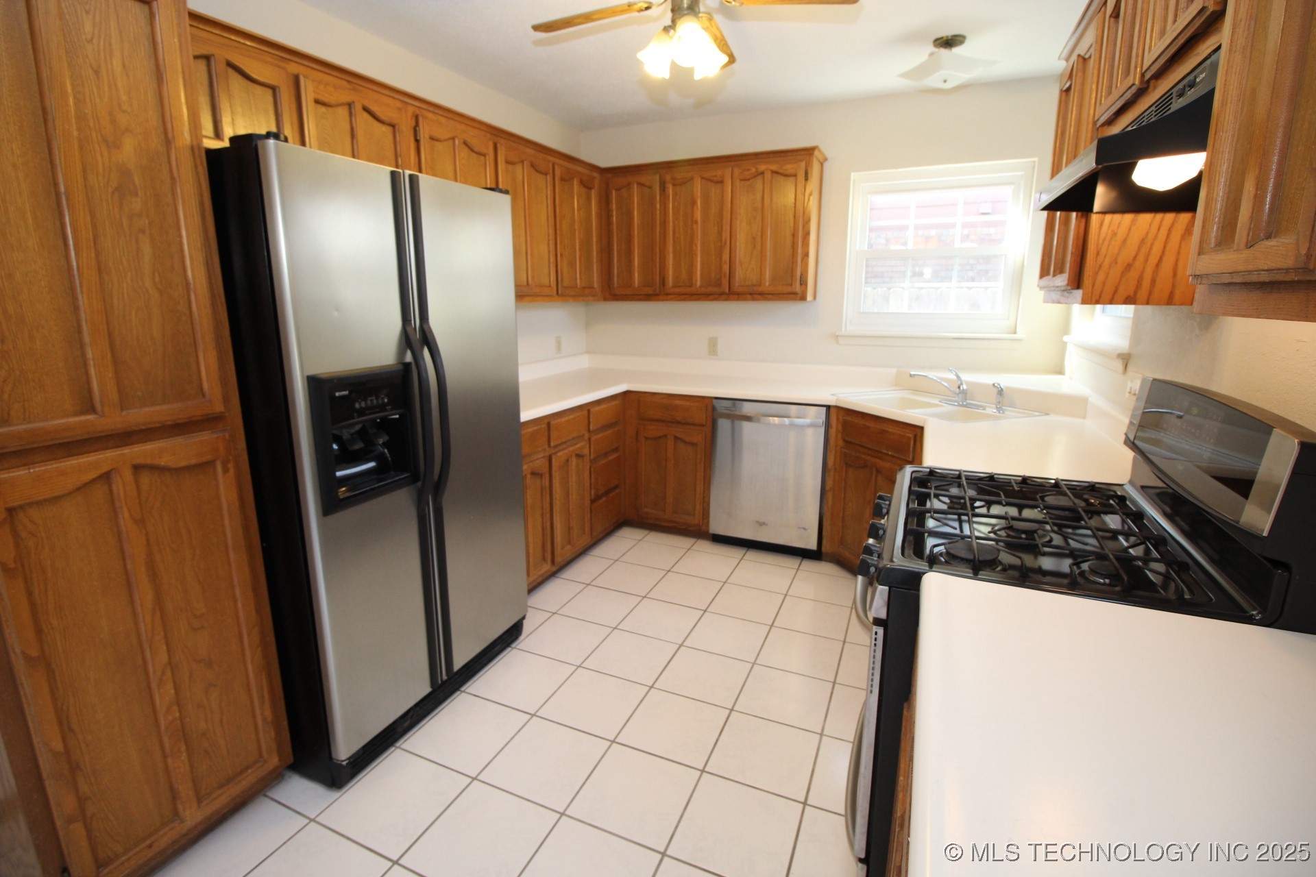 4432 W Queens Street Property Photo 8