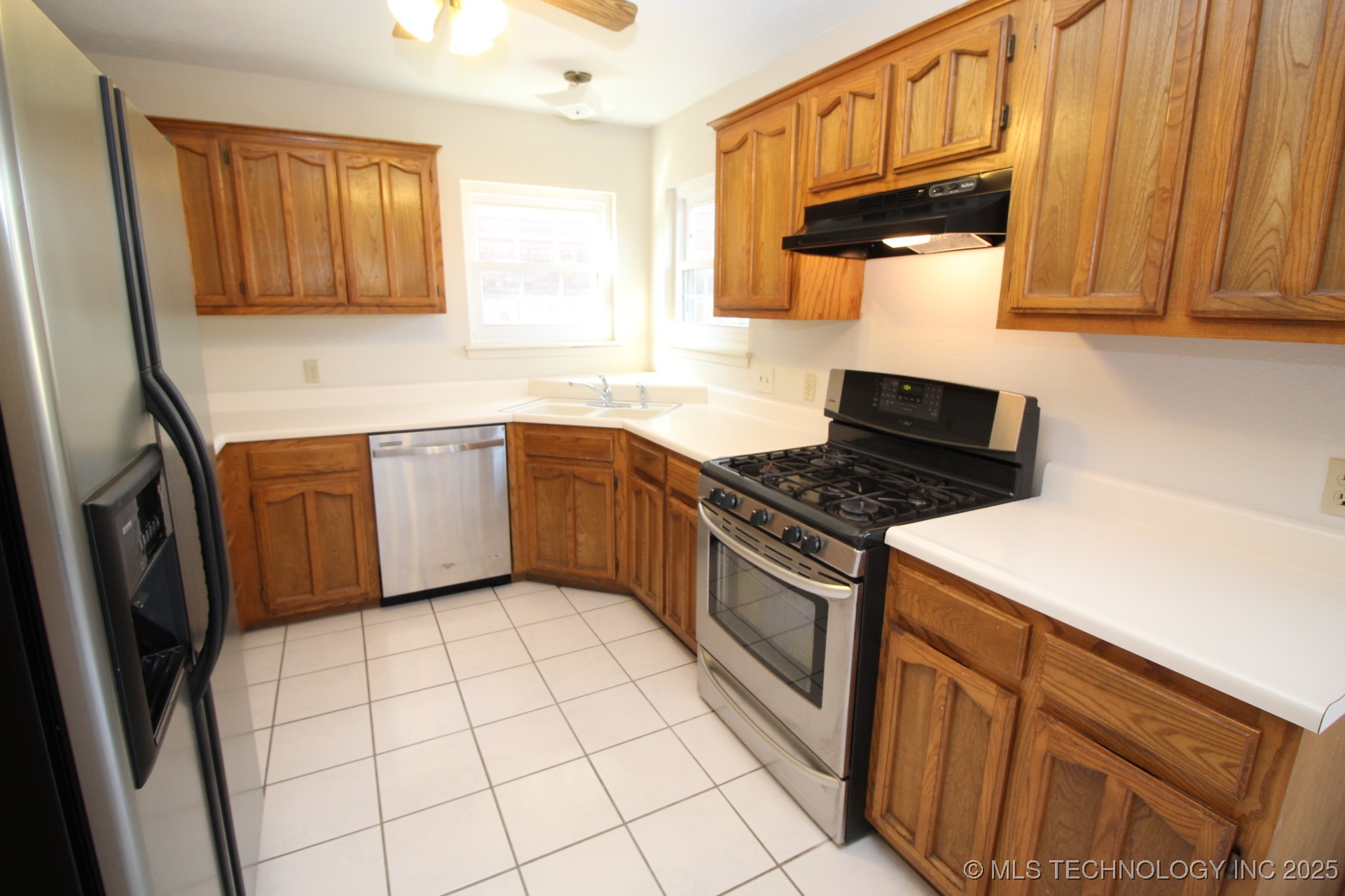 4432 W Queens Street Property Photo 9