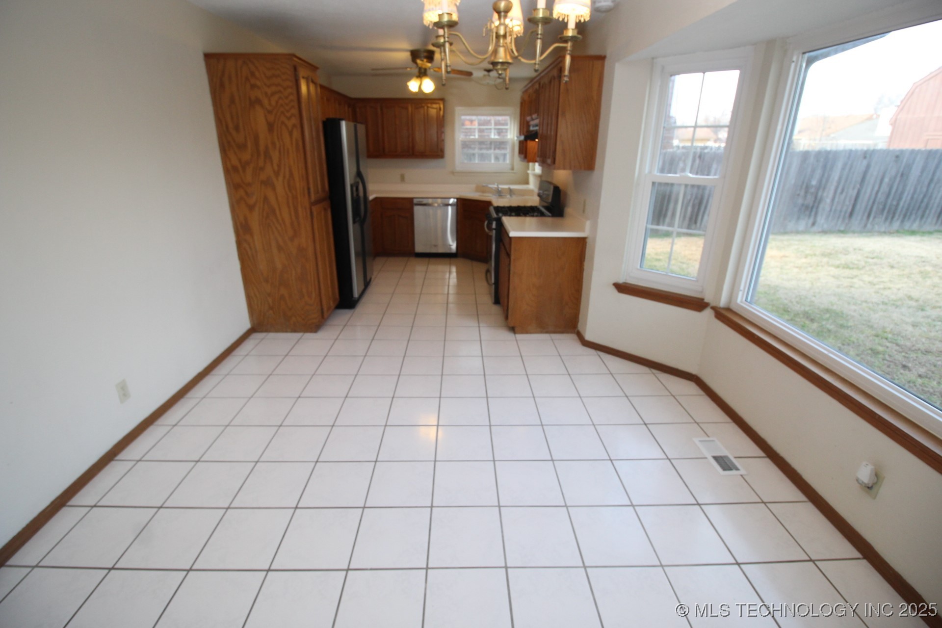 4432 W Queens Street Property Photo 12