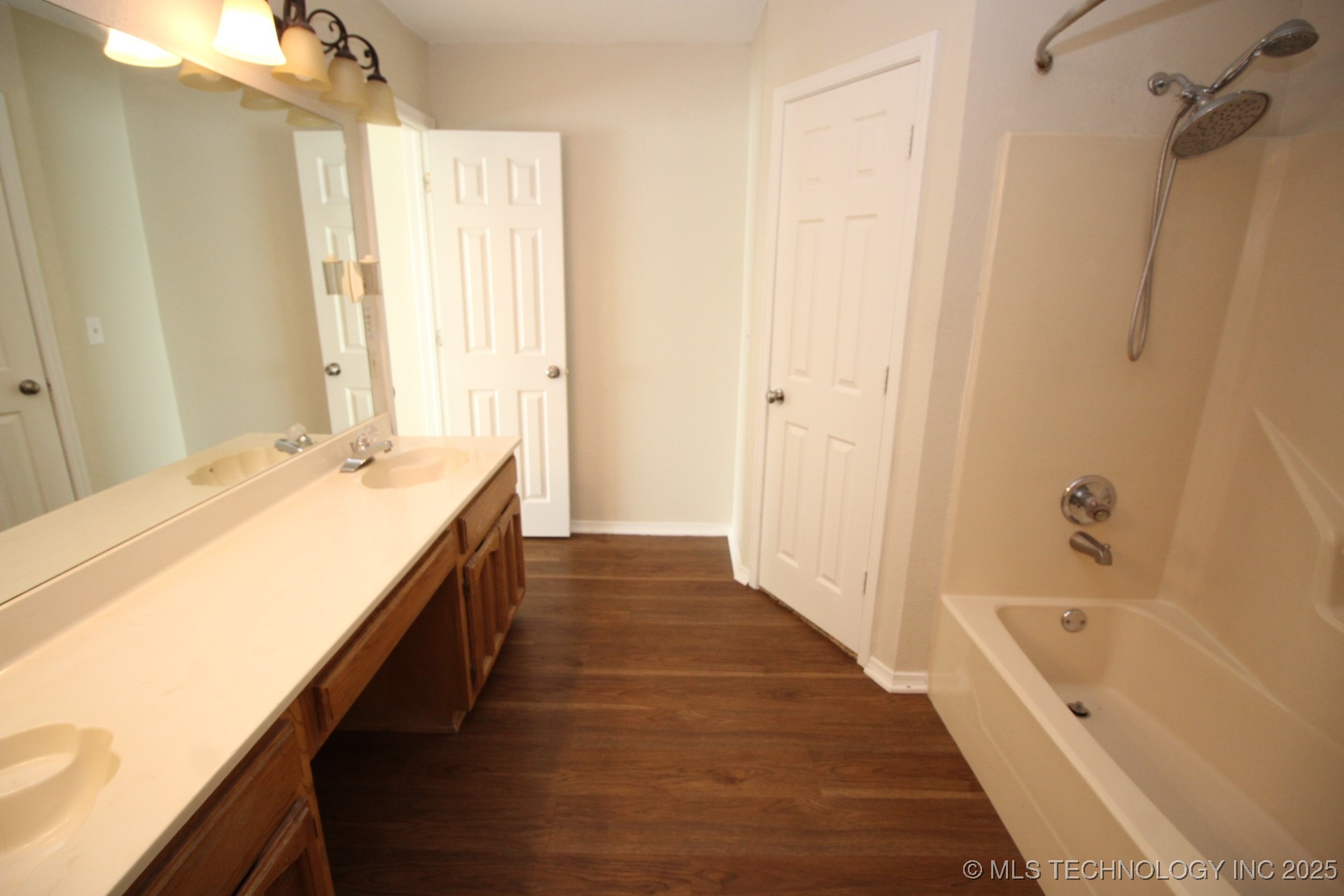 4432 W Queens Street Property Photo 21