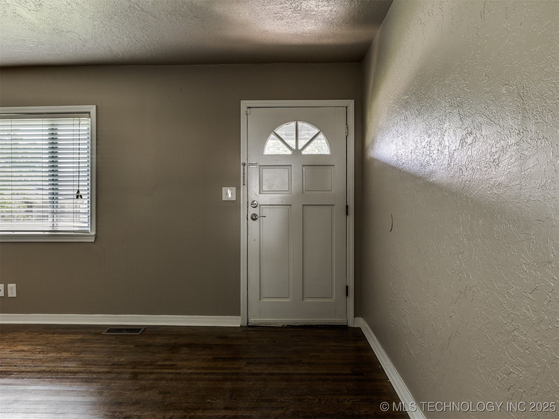 311 N 14th Street Property Photo 6
