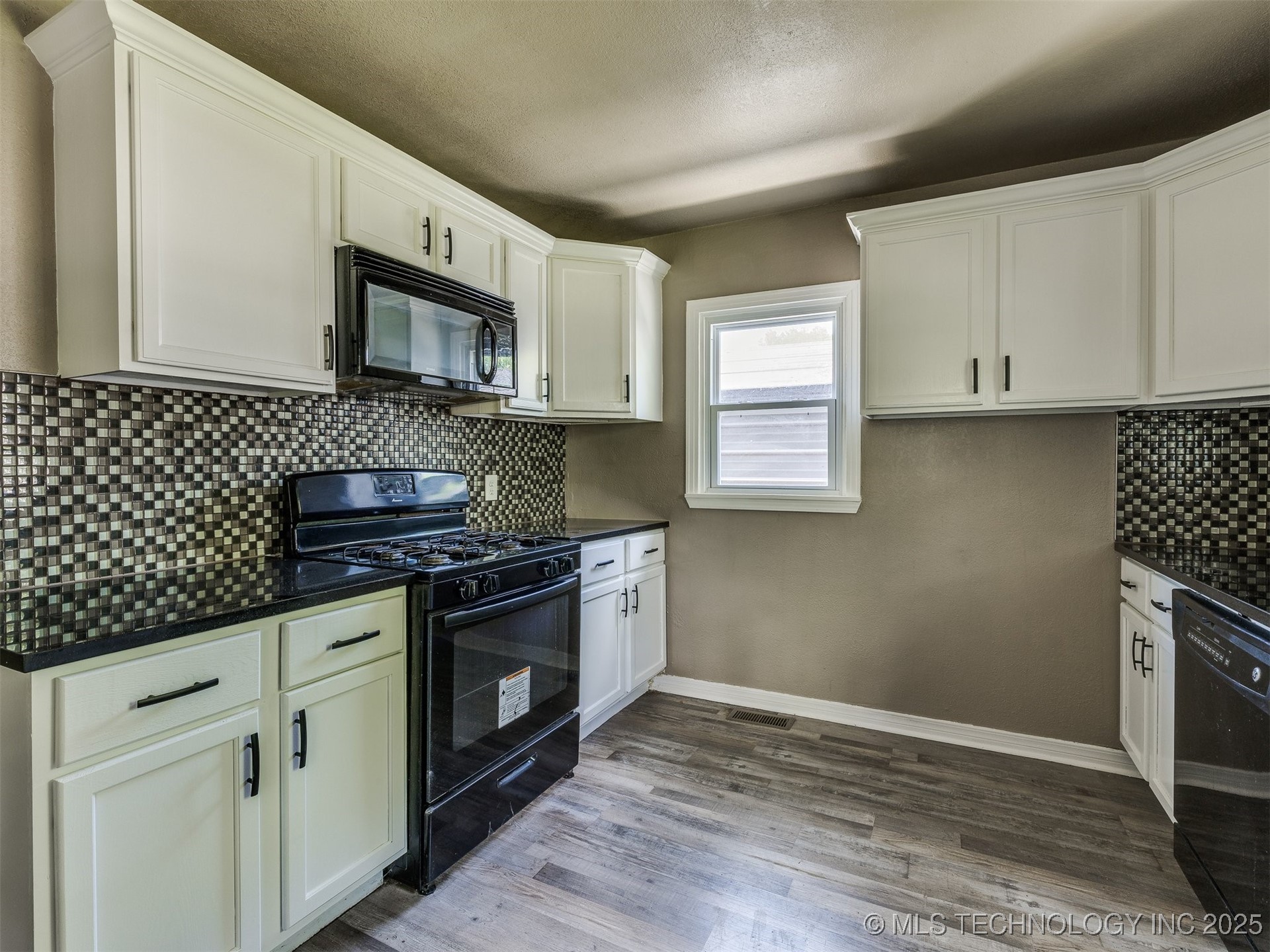 311 N 14th Street Property Photo 19