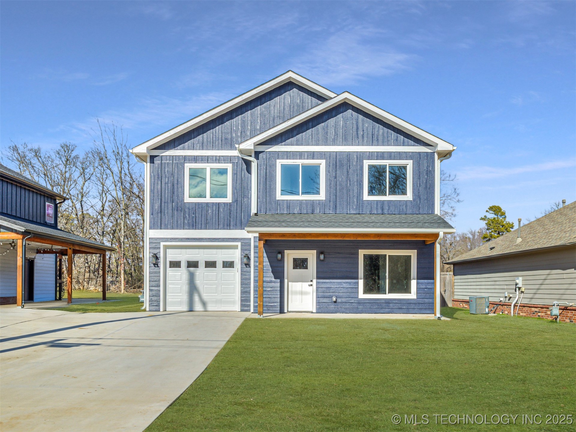 311 E Redwood Street Property Photo