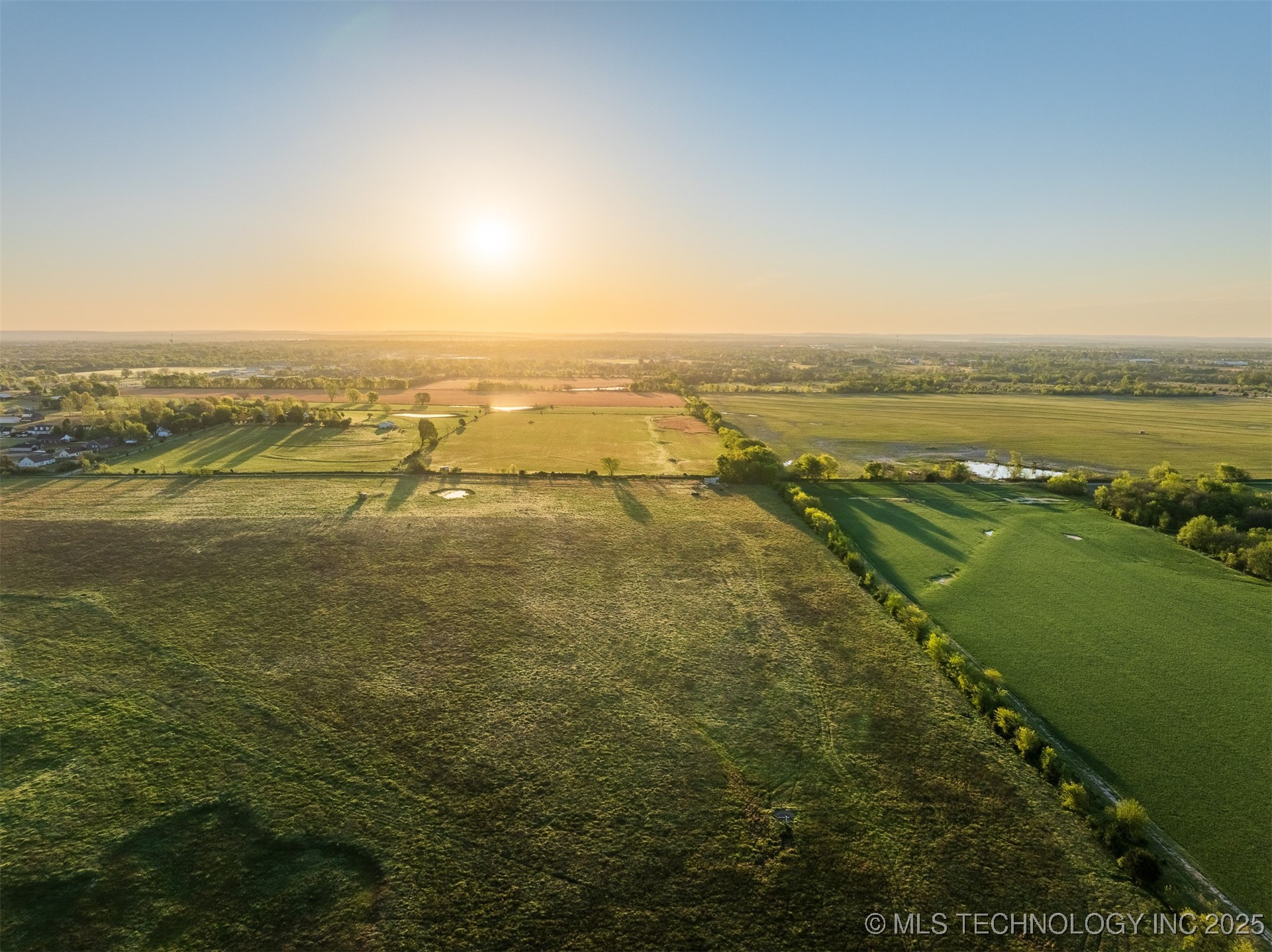 9 S 260 Road Property Photo