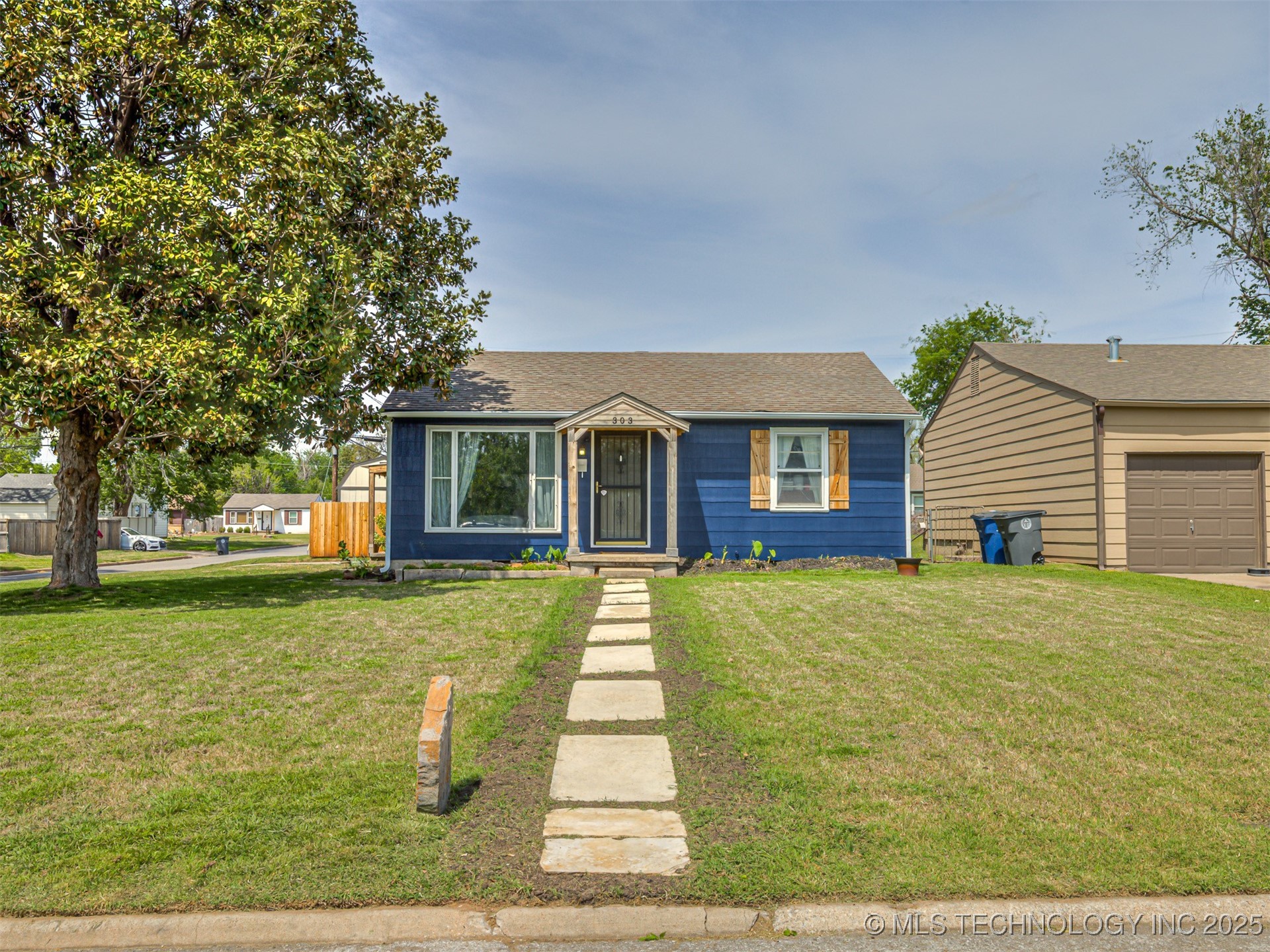 303 E 45th Court Property Photo