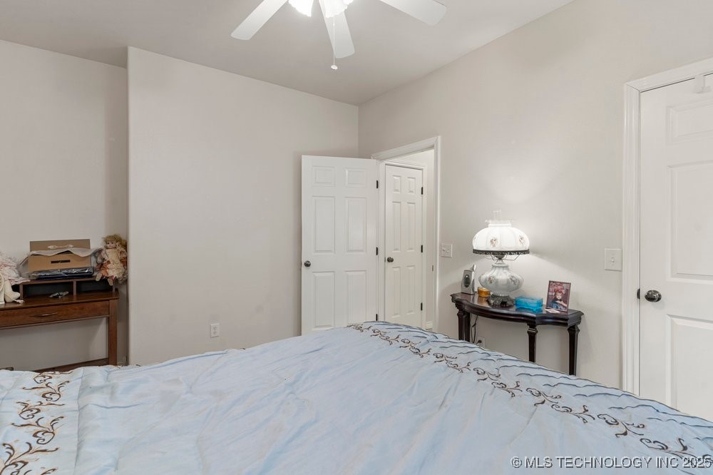 6336 W 77th Street Property Photo 36