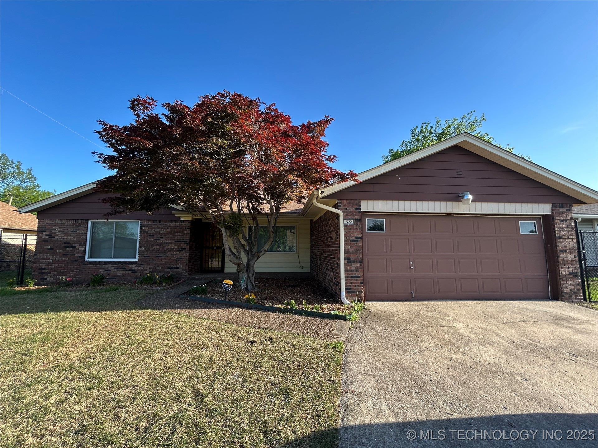 522 E Newton Place Property Photo