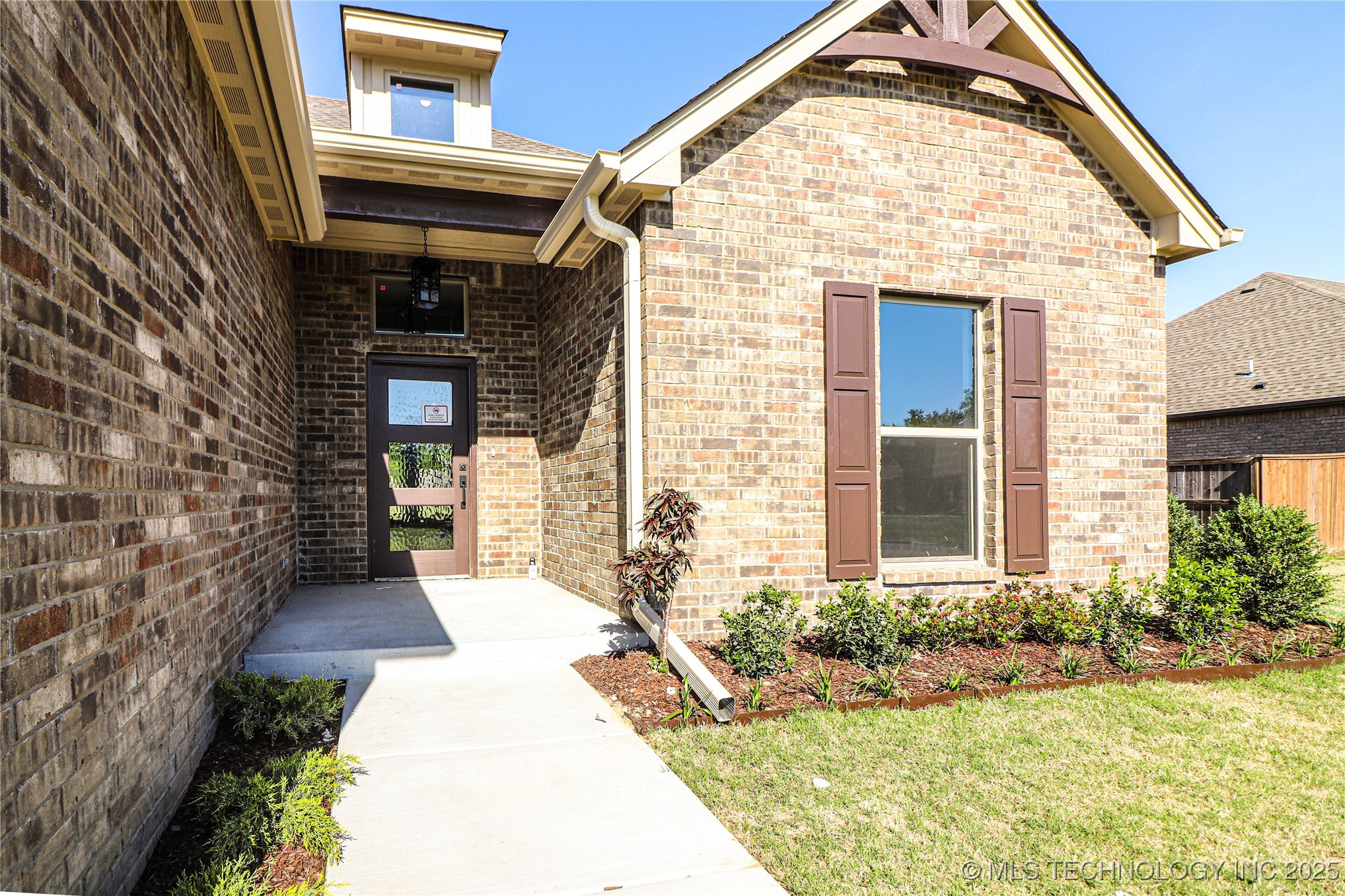 1440 Mabelle Drive Property Photo