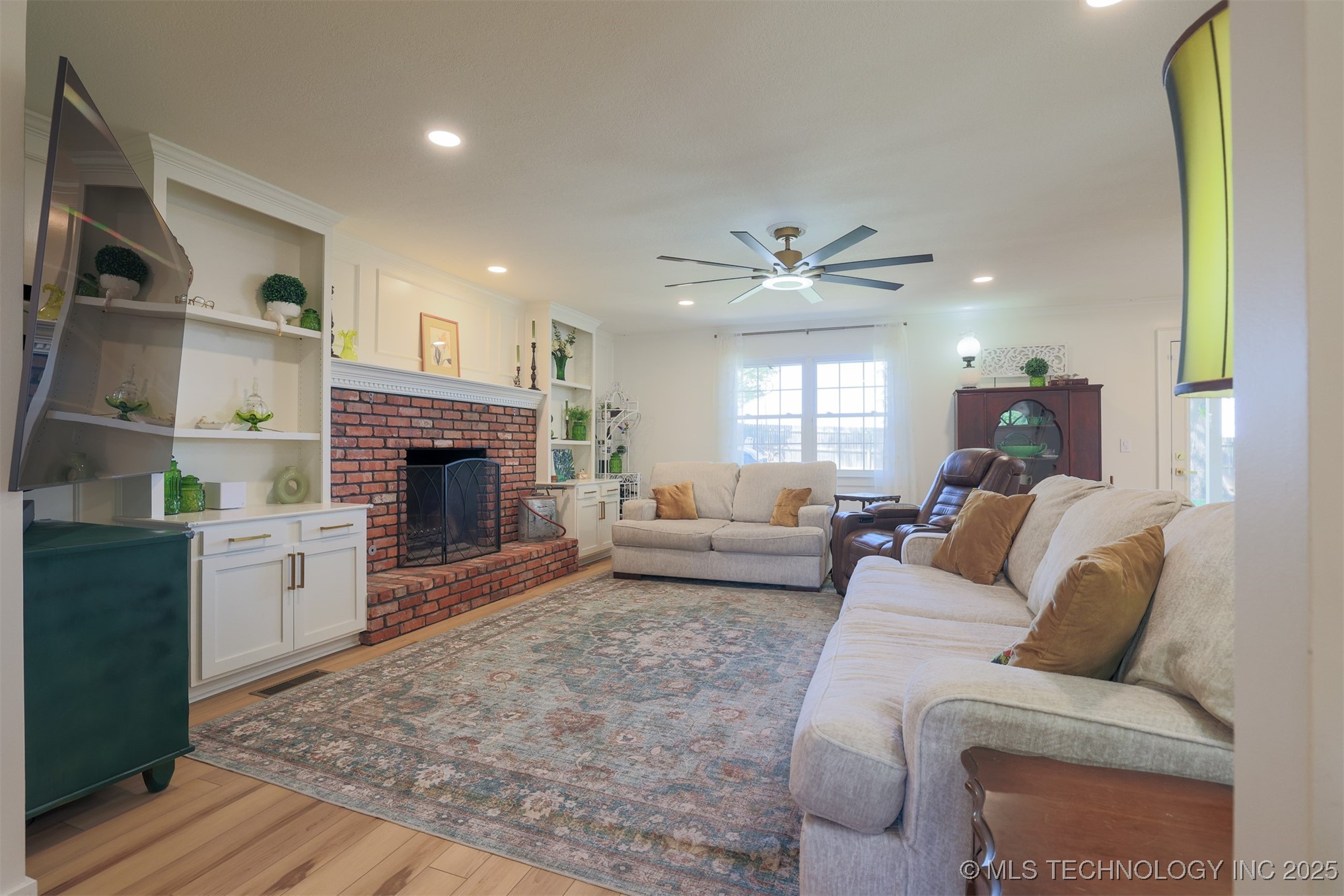 10807 E 99th Street Property Photo 4
