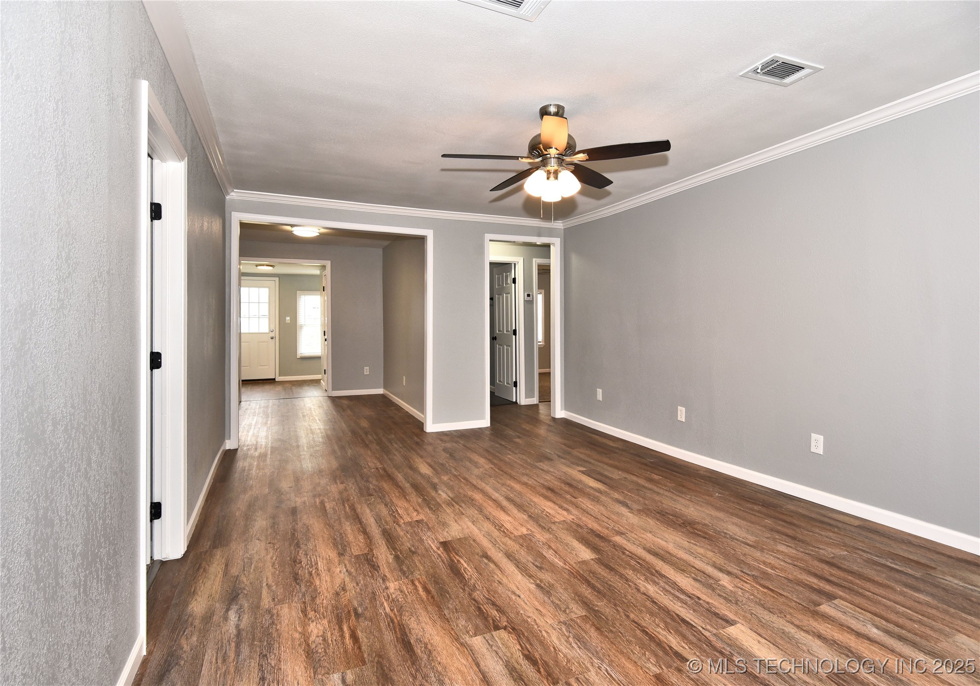 1021 N Gary Place Property Photo 7