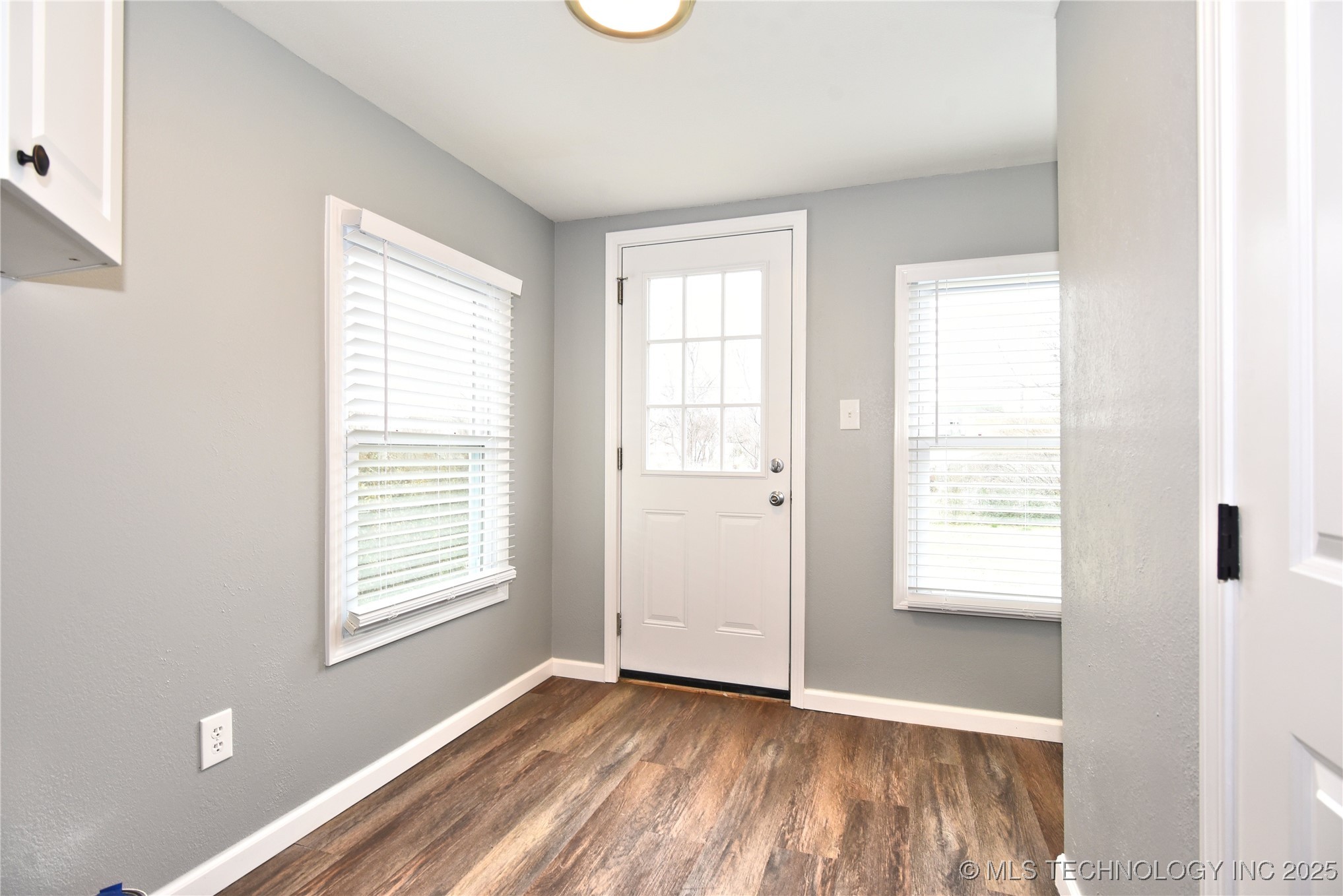 1021 N Gary Place Property Photo 12