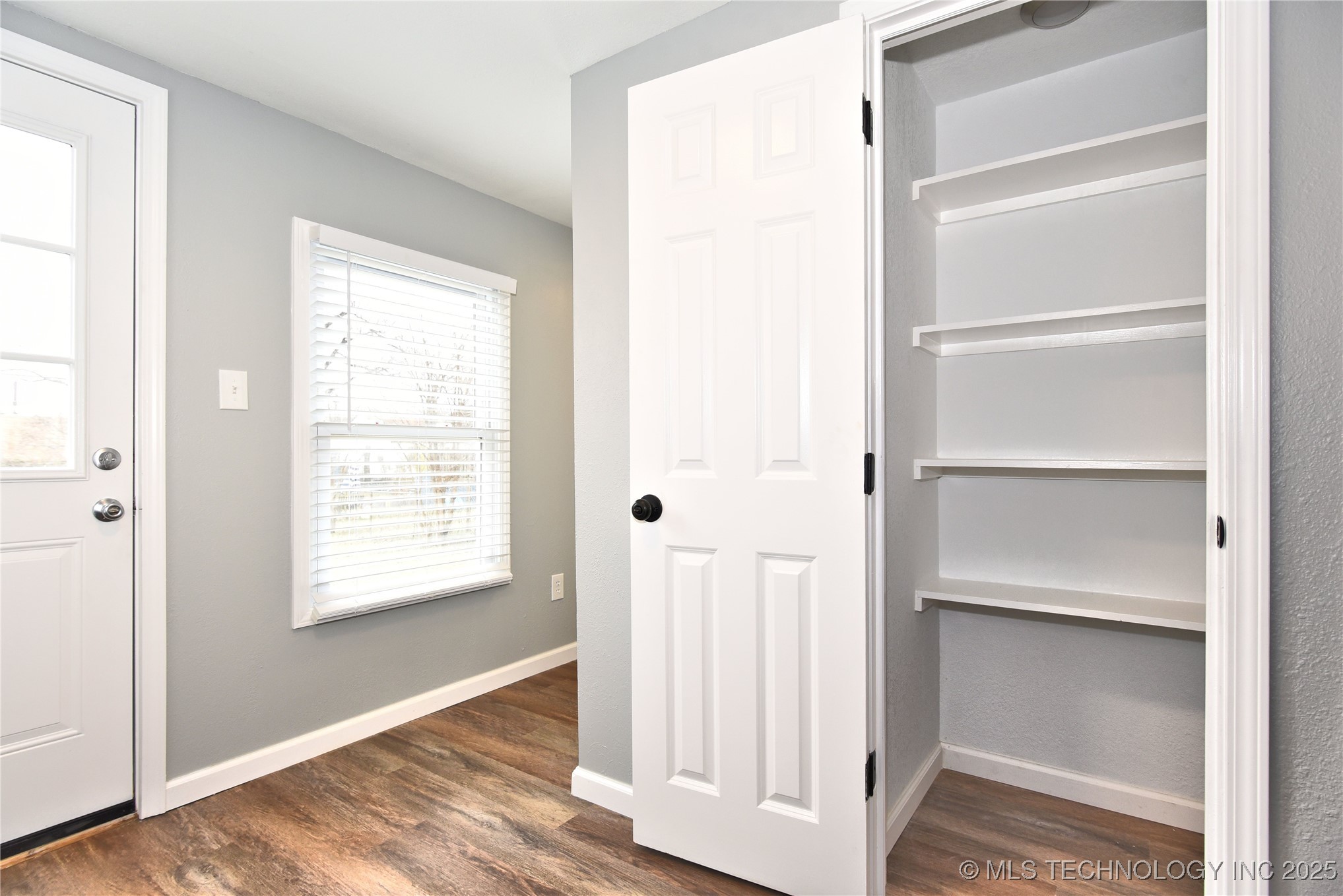 1021 N Gary Place Property Photo 15