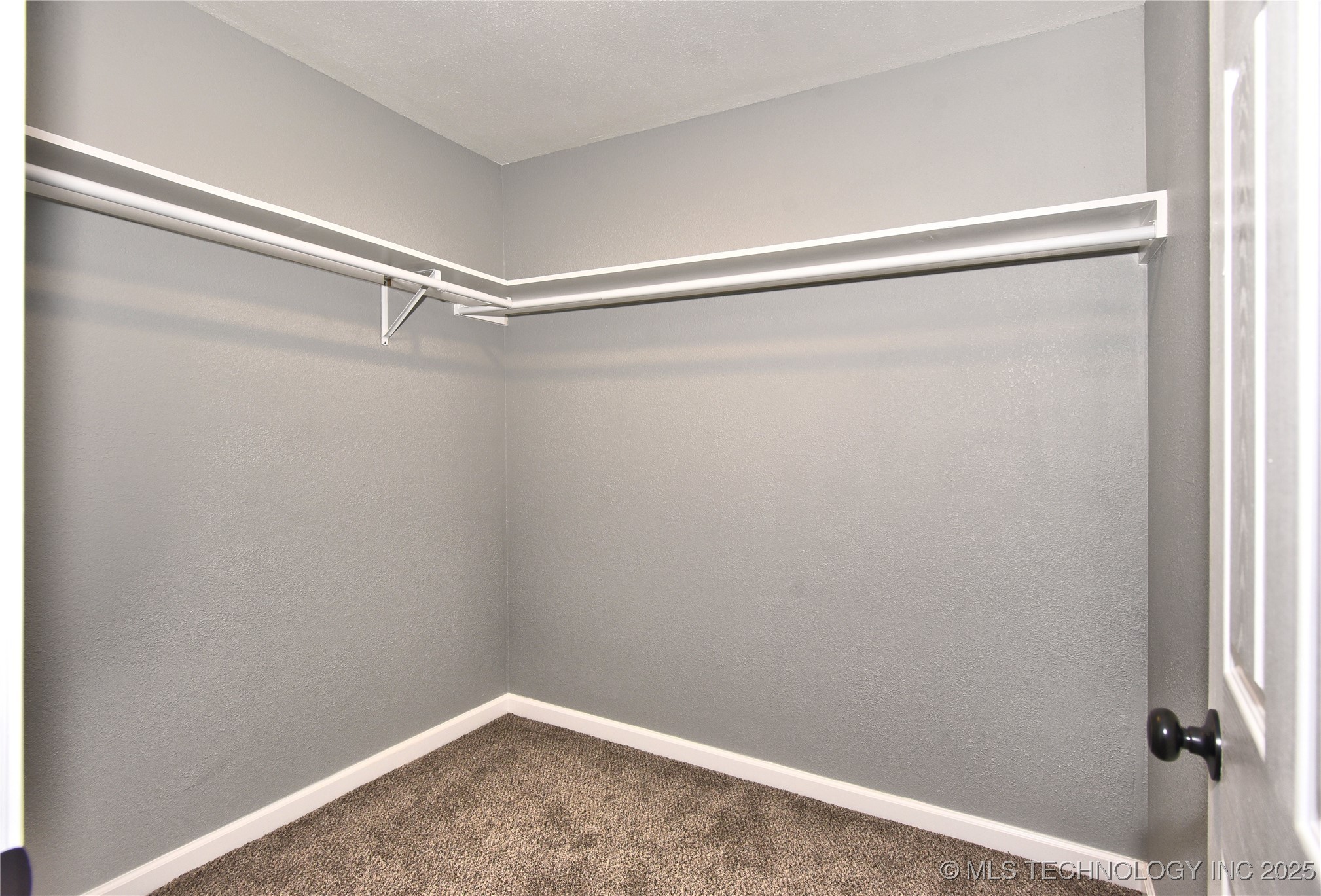 1021 N Gary Place Property Photo 25