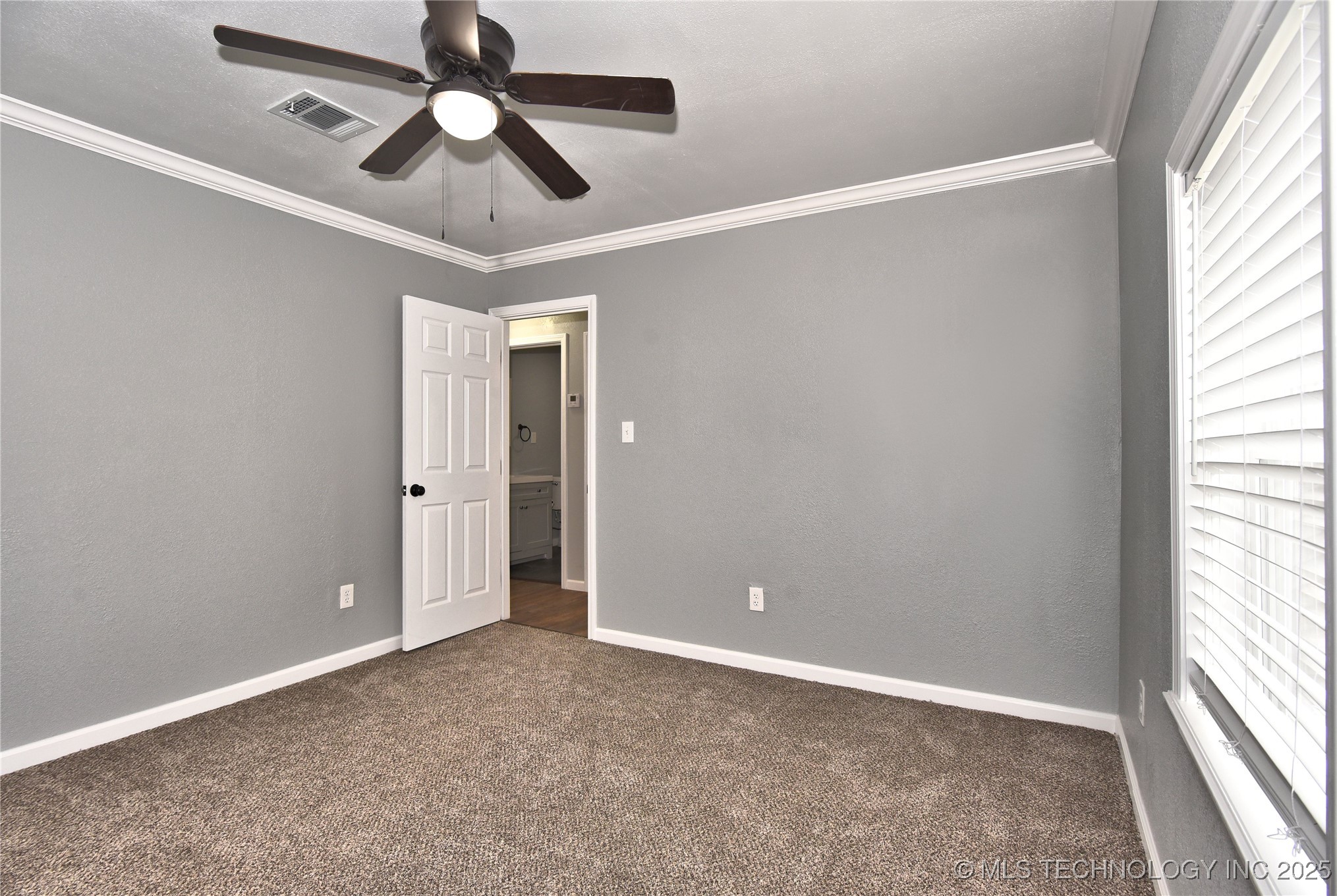 1021 N Gary Place Property Photo 26
