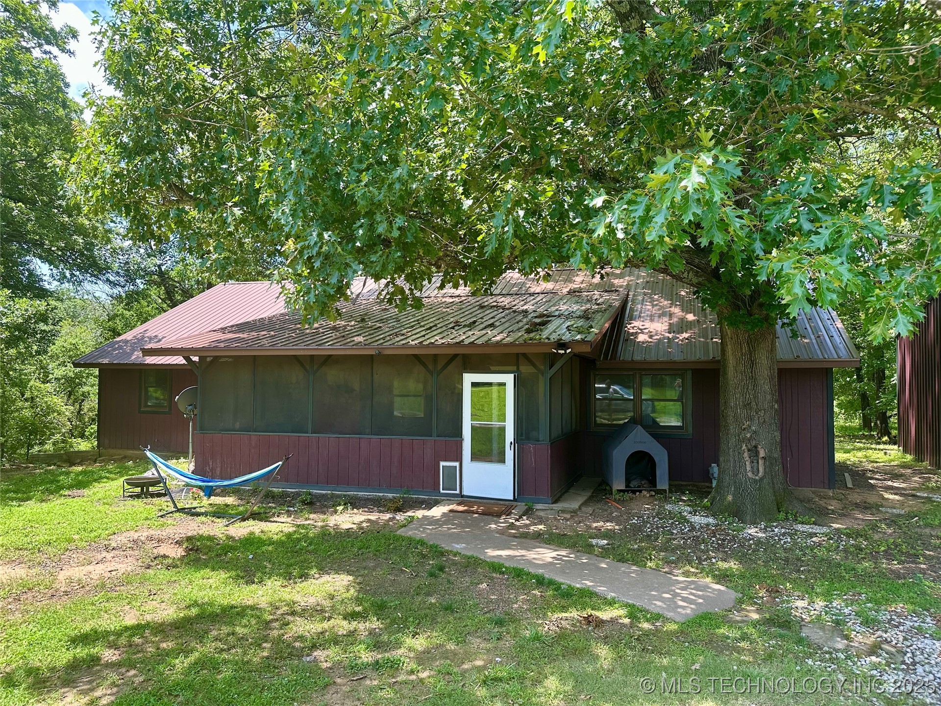 9585 Celia Berryhill Road Property Photo 1
