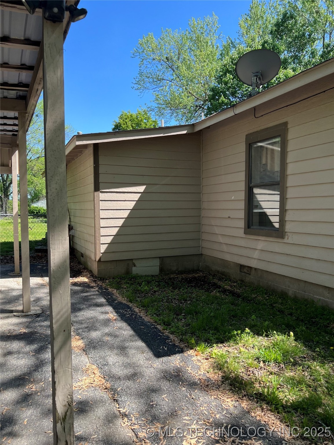 202 S Elm Street Property Photo 3