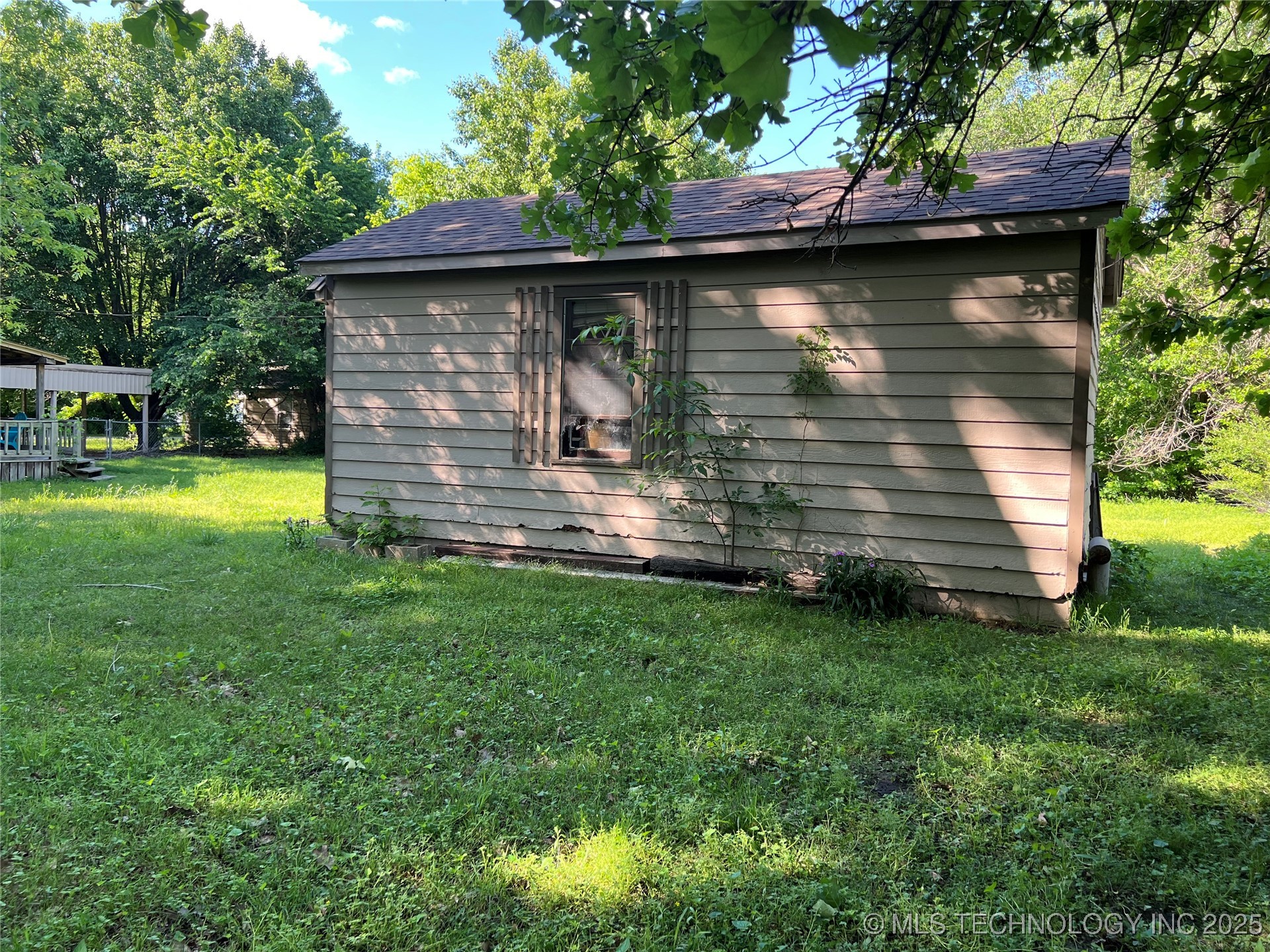 202 S Elm Street Property Photo 8