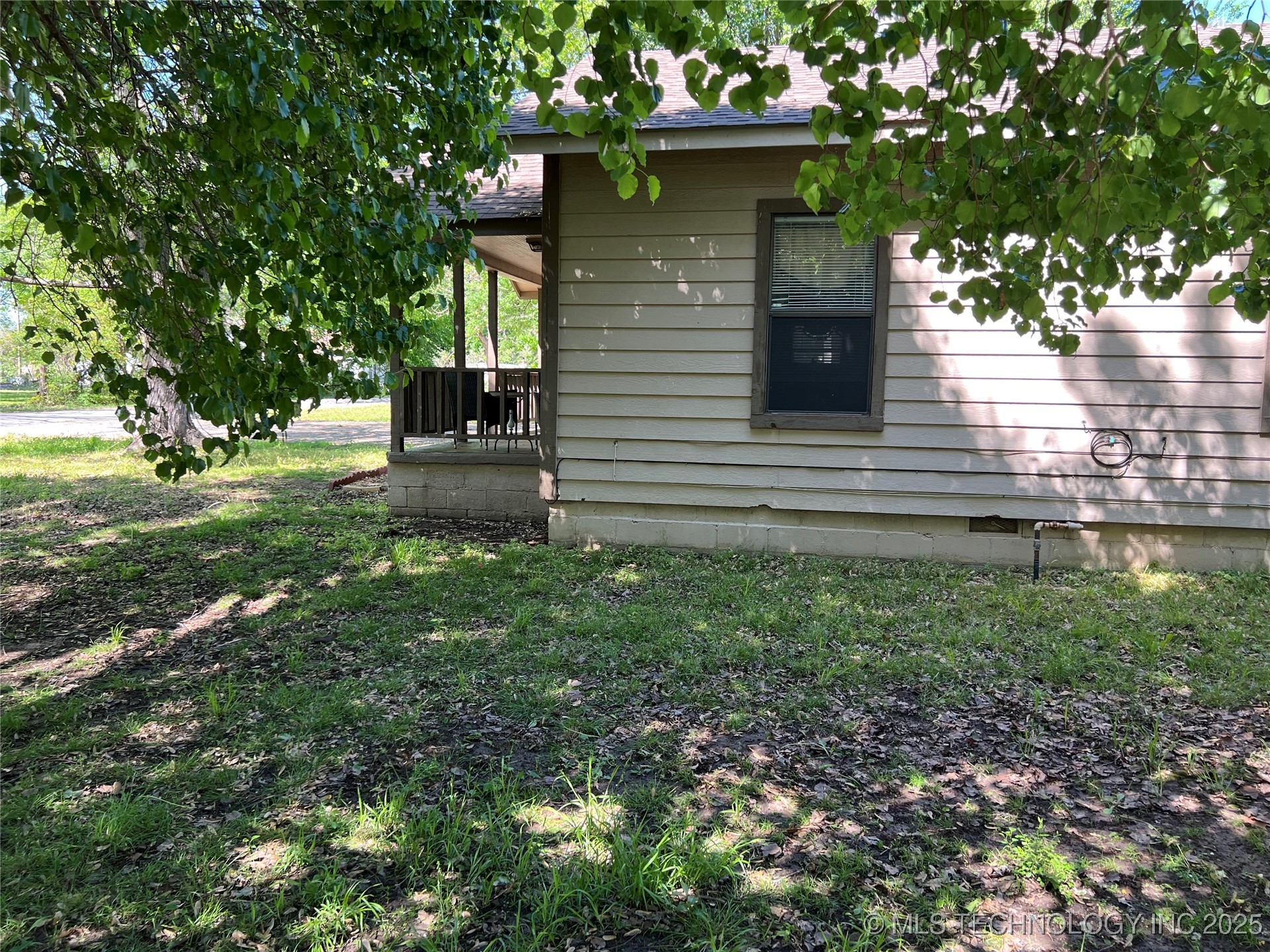 202 S Elm Street Property Photo 9