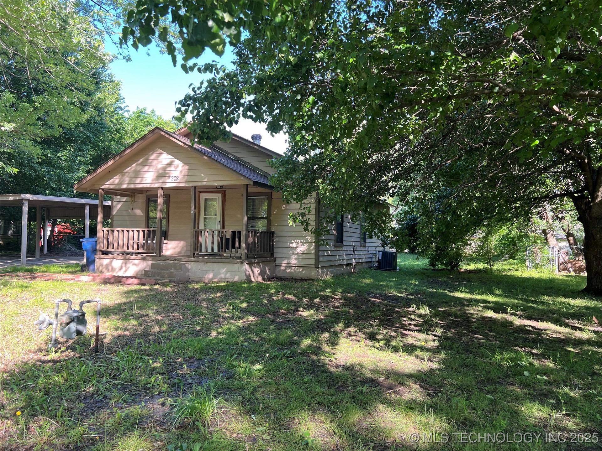 202 S Elm Street Property Photo 25