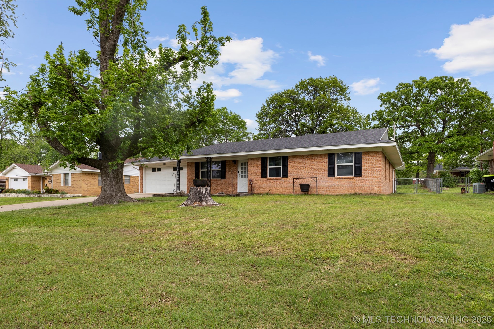 508 Price Property Photo