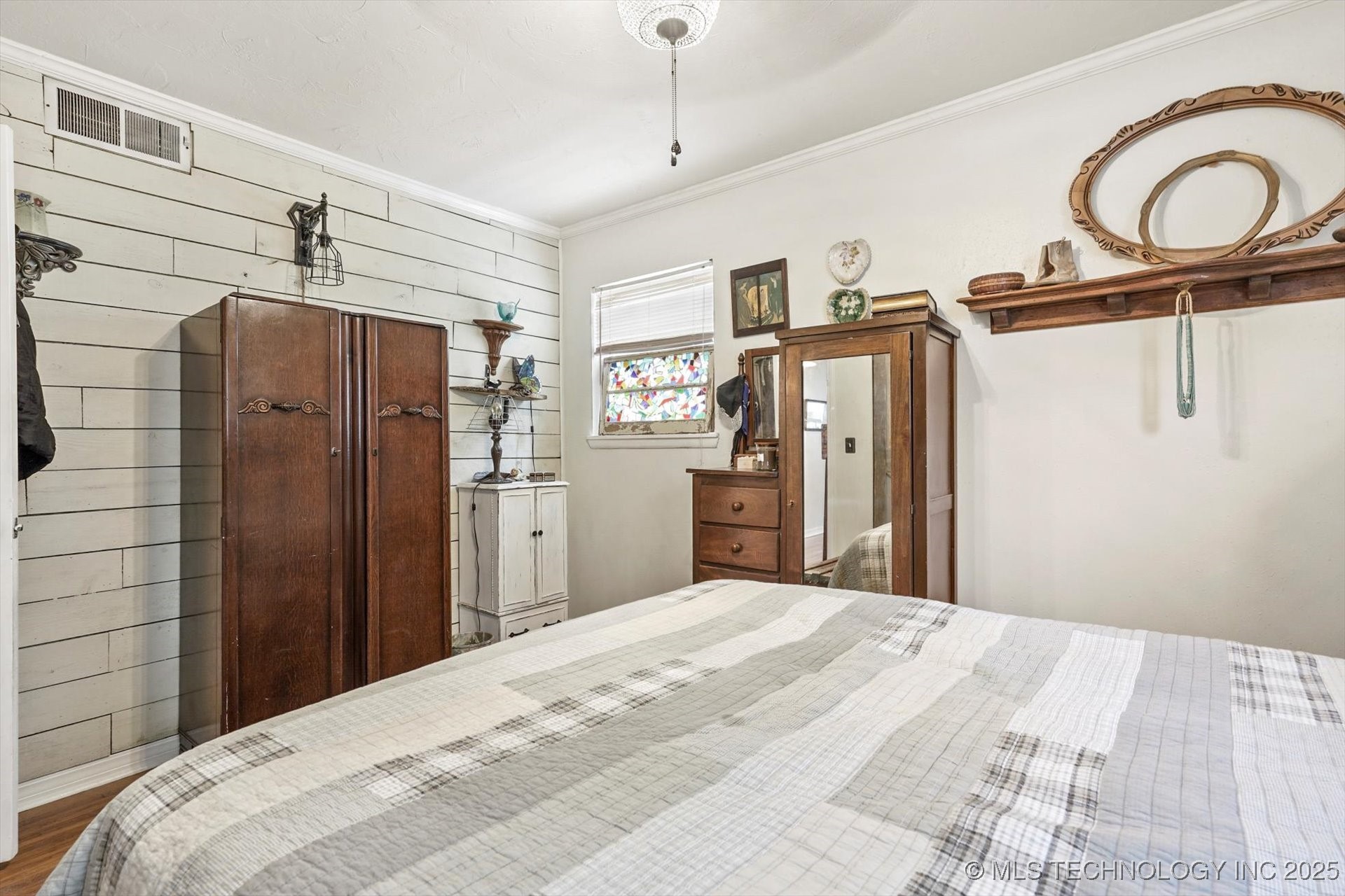 605 N Birch Avenue Property Photo 16