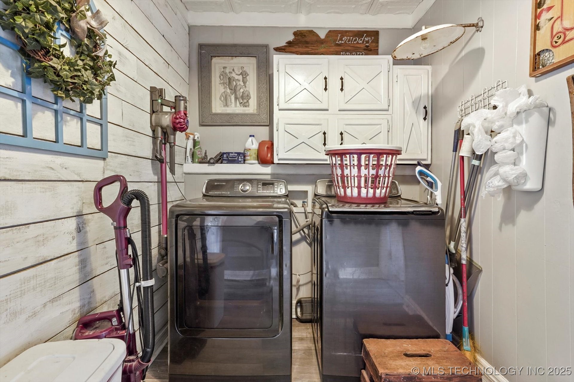 605 N Birch Avenue Property Photo 22