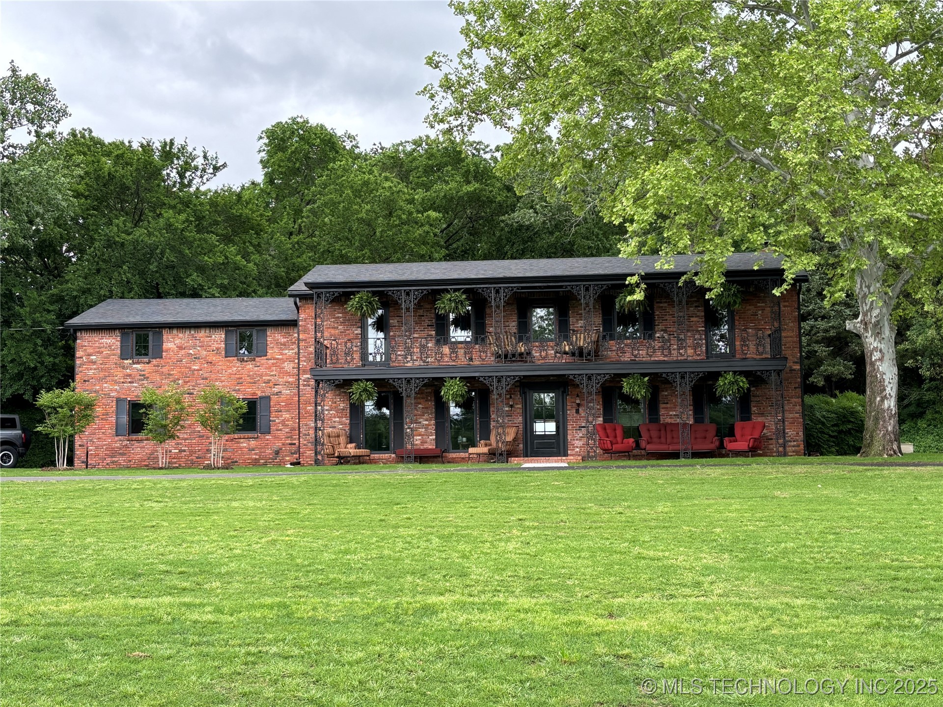 210 Woods Lane Property Photo