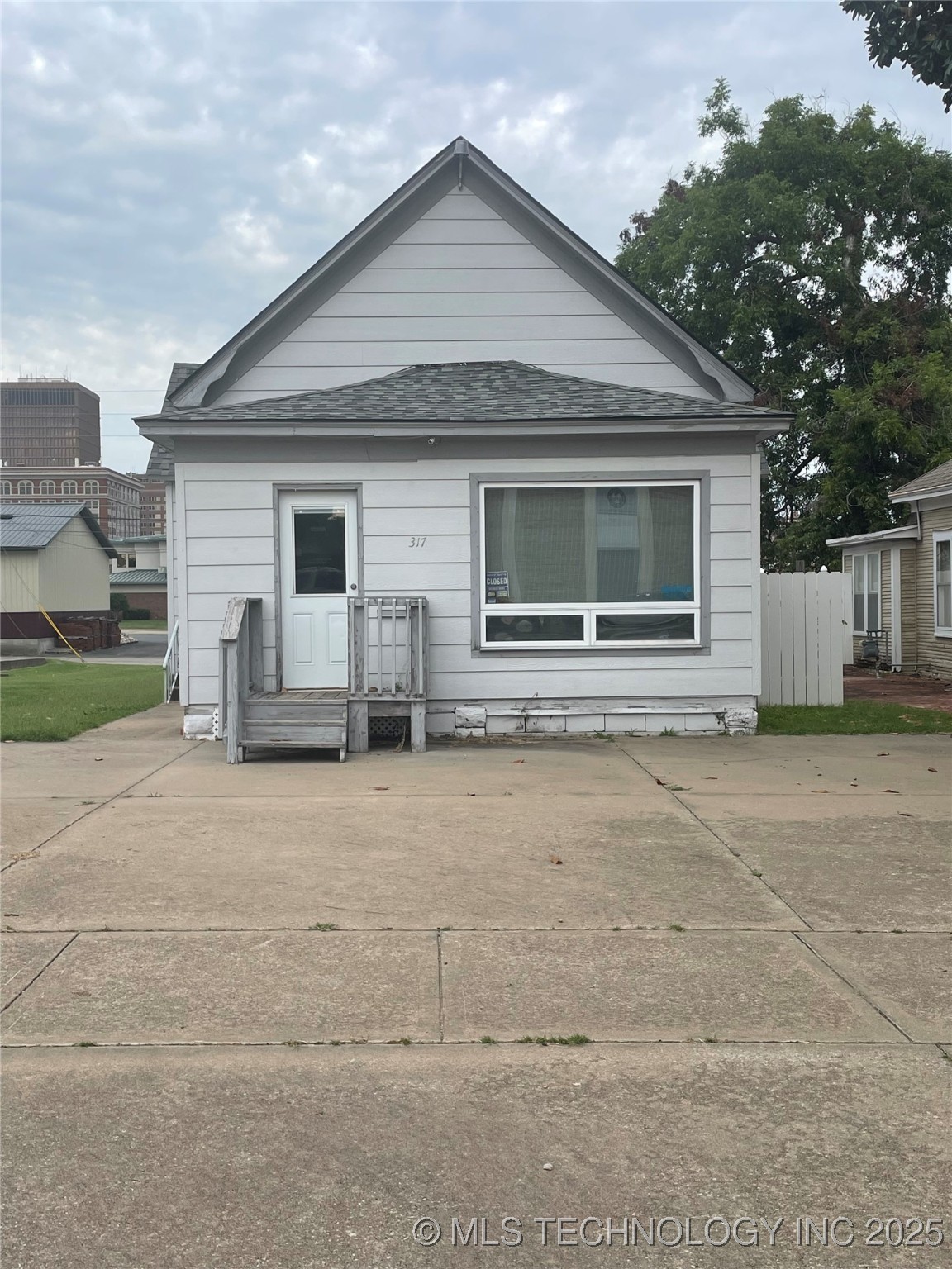 2517489 Property Photo 1