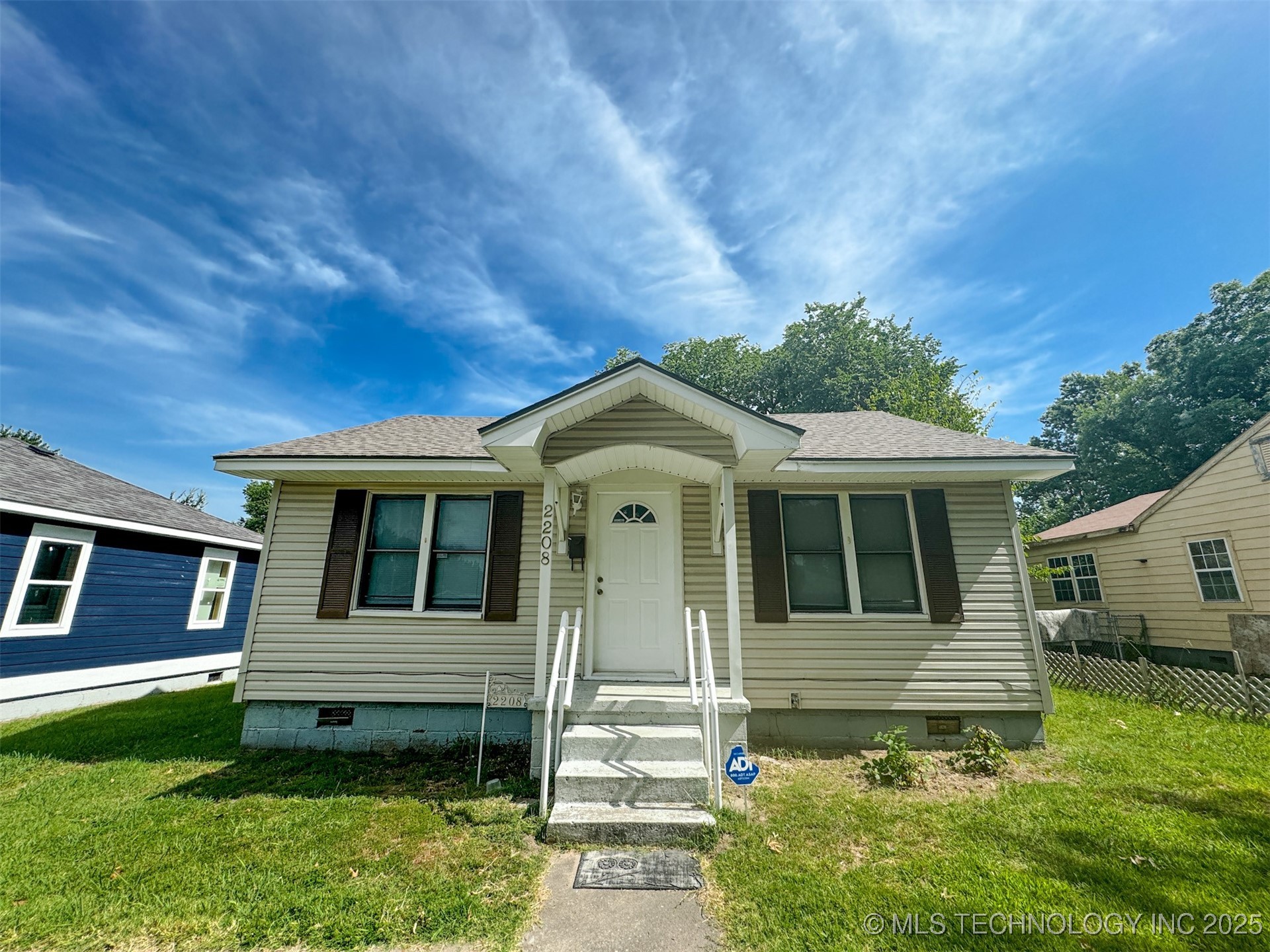 2208 Hayes Street Property Photo